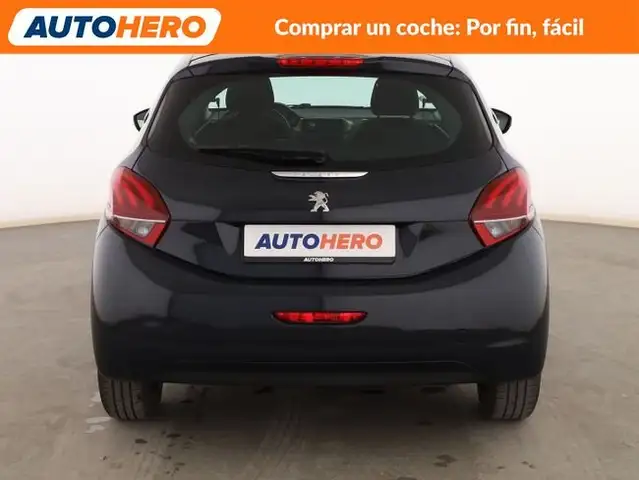 Peugeot 208 view 5