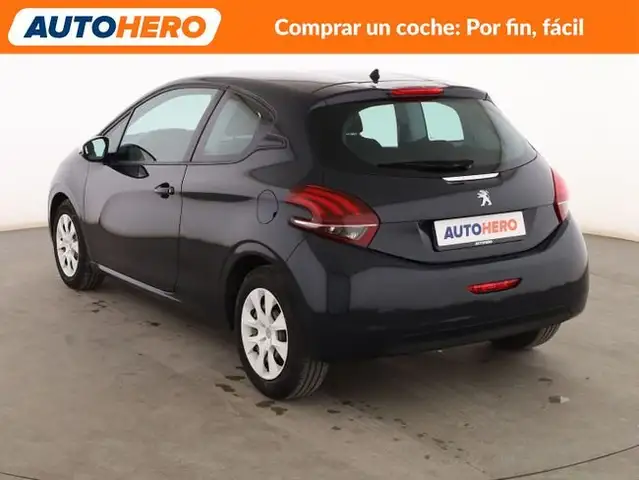 Peugeot 208 view 4