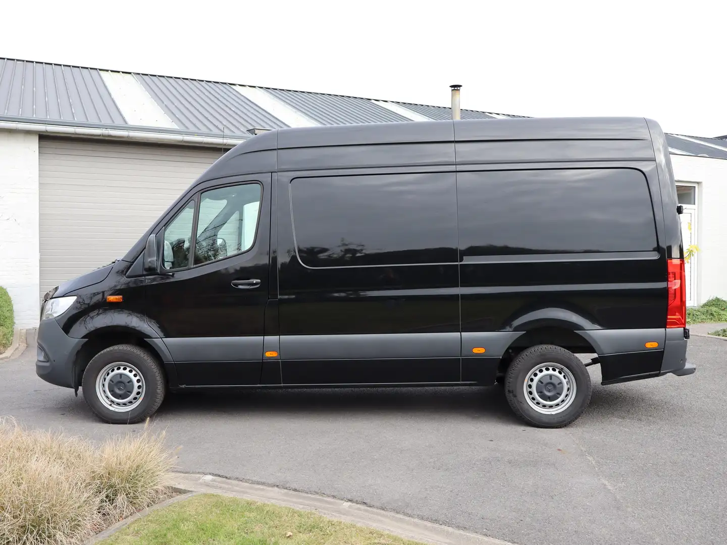 Mercedes-Benz Sprinter 317 cdi L2H2 TOPSTAAT 29800 NETTO Zwart - 1