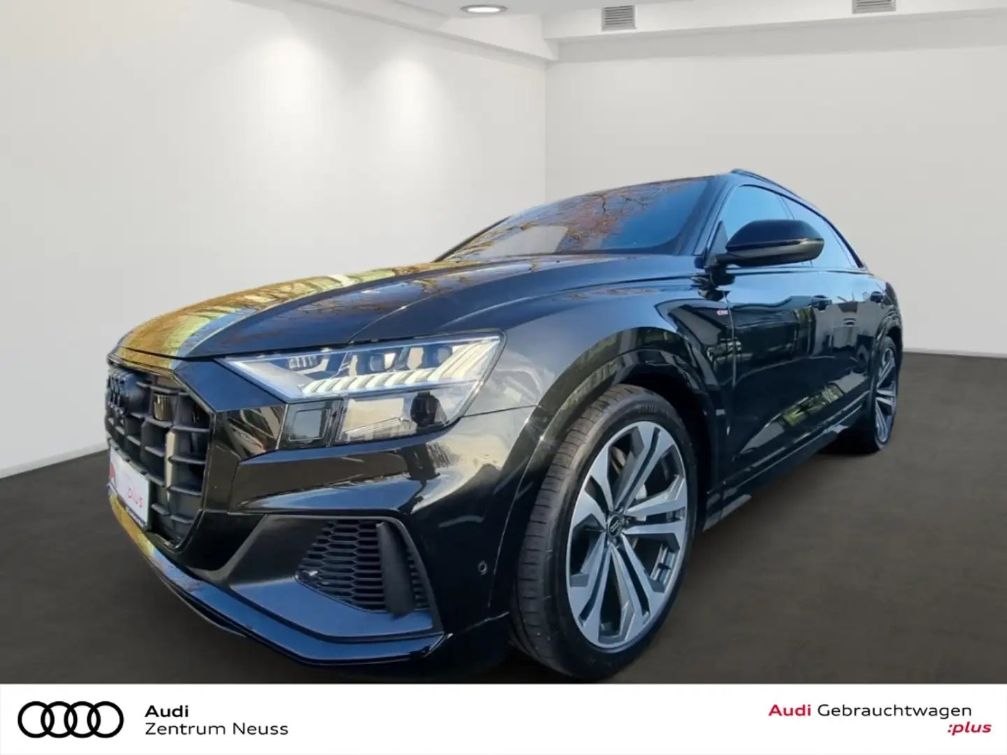 Audi Q8 55 TFSI e quattro tiptronic Schwarz - 1