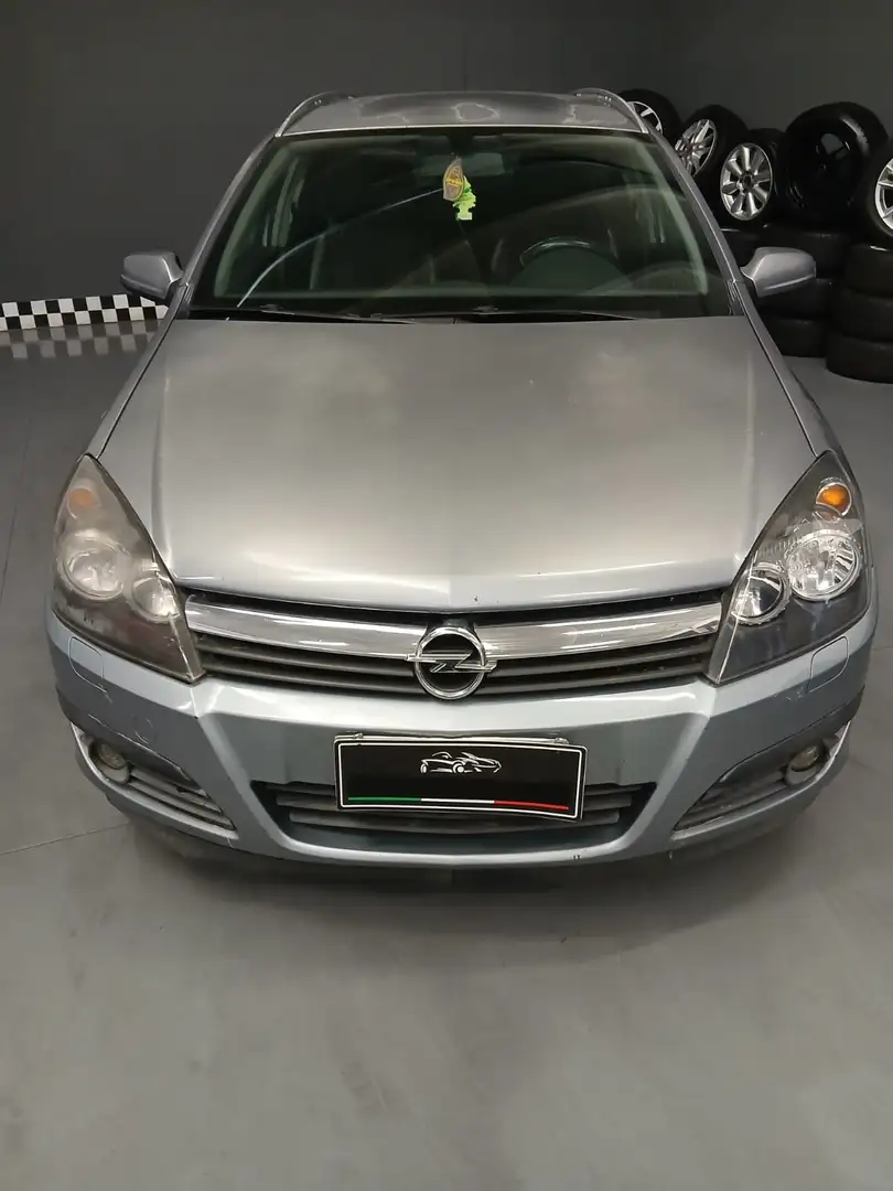 Opel Astra Astra III 2004 SW SW 1.7 cdti Cosmo 101cv Grigio - 1