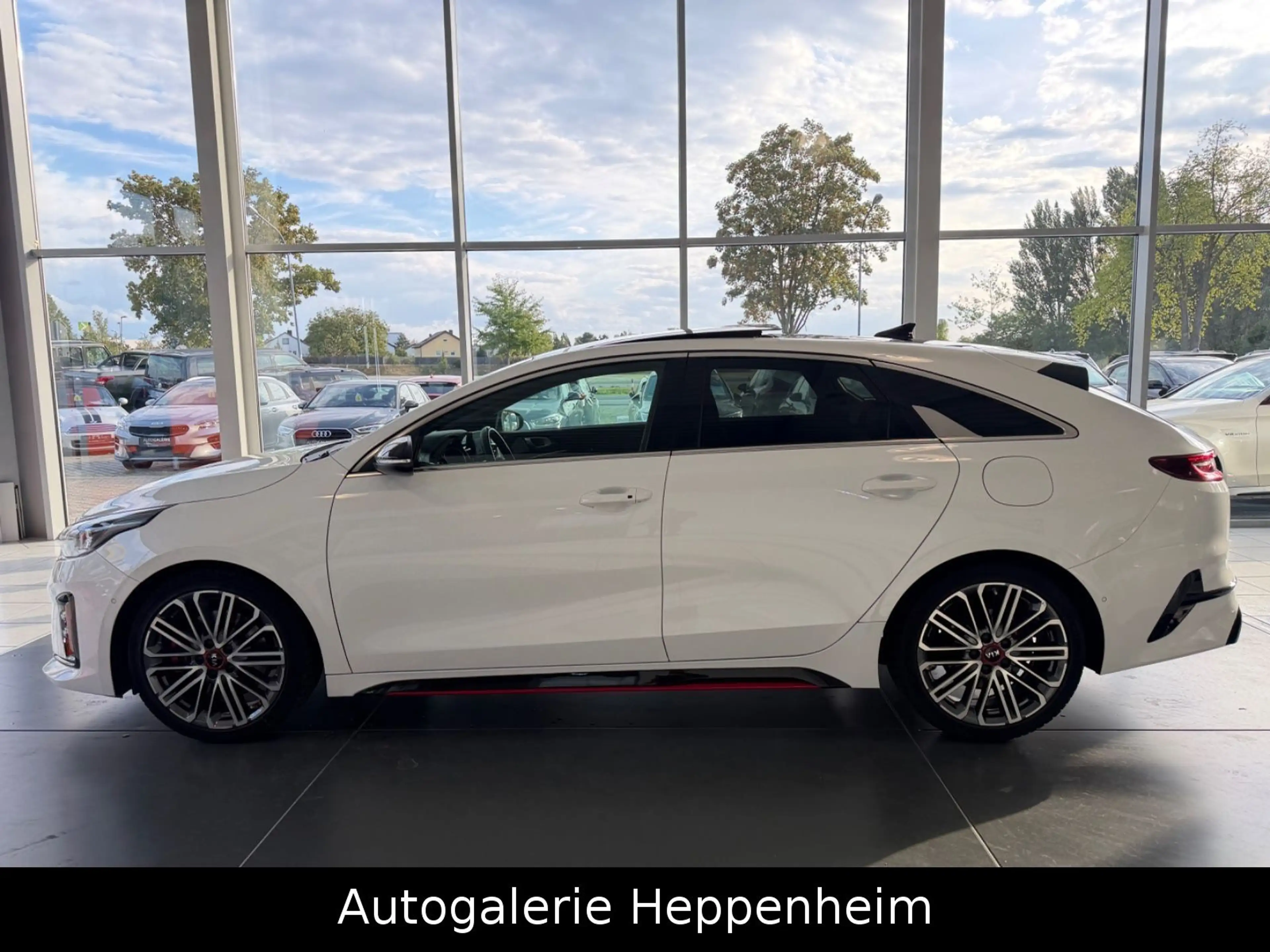 Kia ProCeed / pro_cee'd ProCeed GT — photo 10