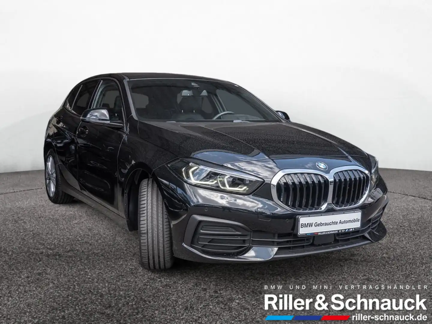 BMW 120 i Advantage PANO+LEDER+NAVI+KAM+LED+KEYLES Zwart - 2