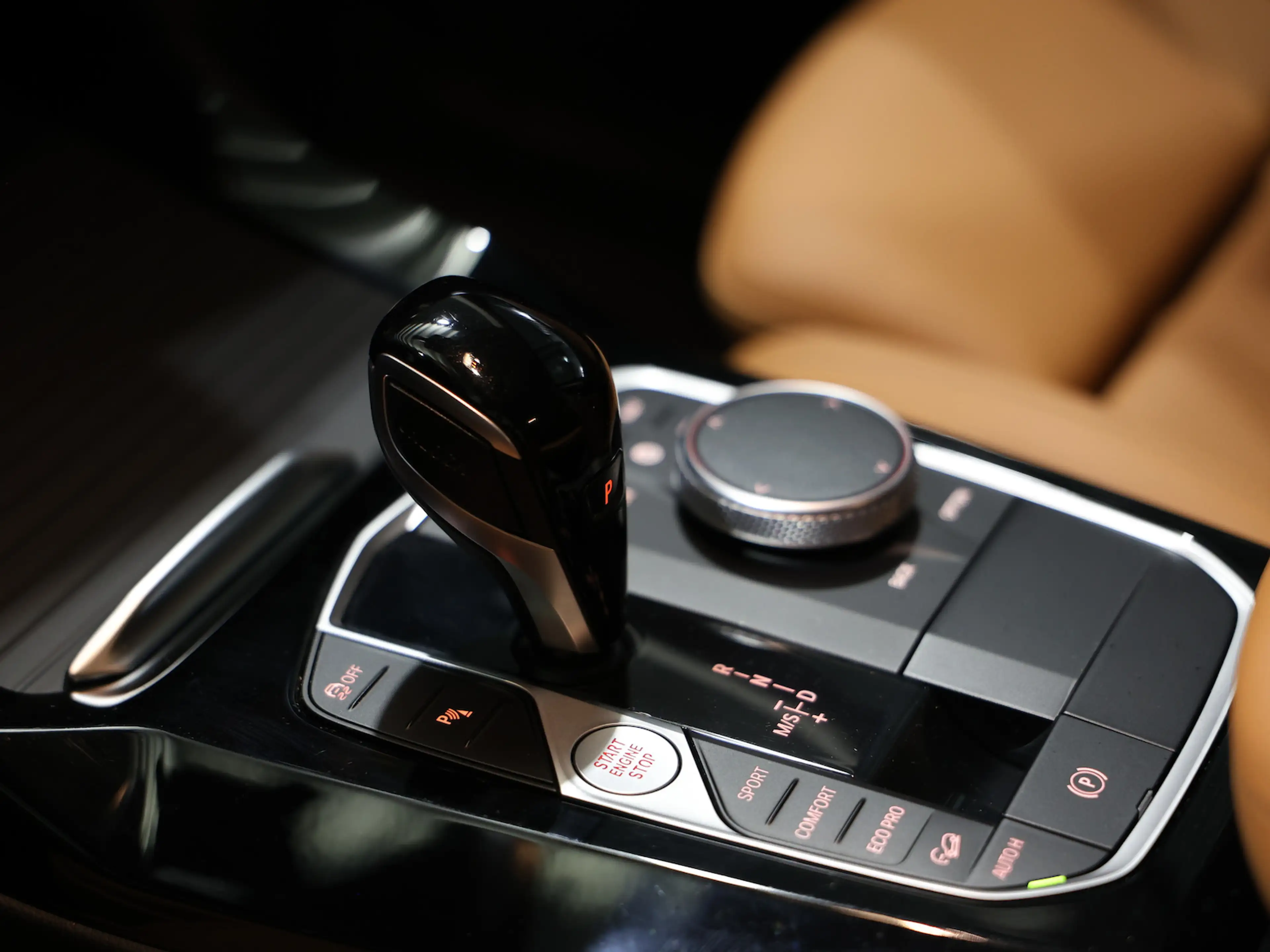 BMW X3 xDrive 20i / BLACK & BROWN / LIVE-COCKPIT-PRO — photo 15