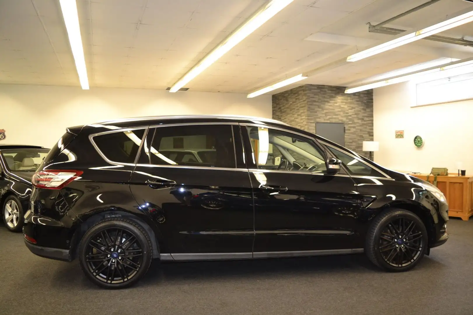 Ford S-Max S-MAX TITANIUM (19`Zoll Black Edition) 7-Sitzer Schwarz - 1