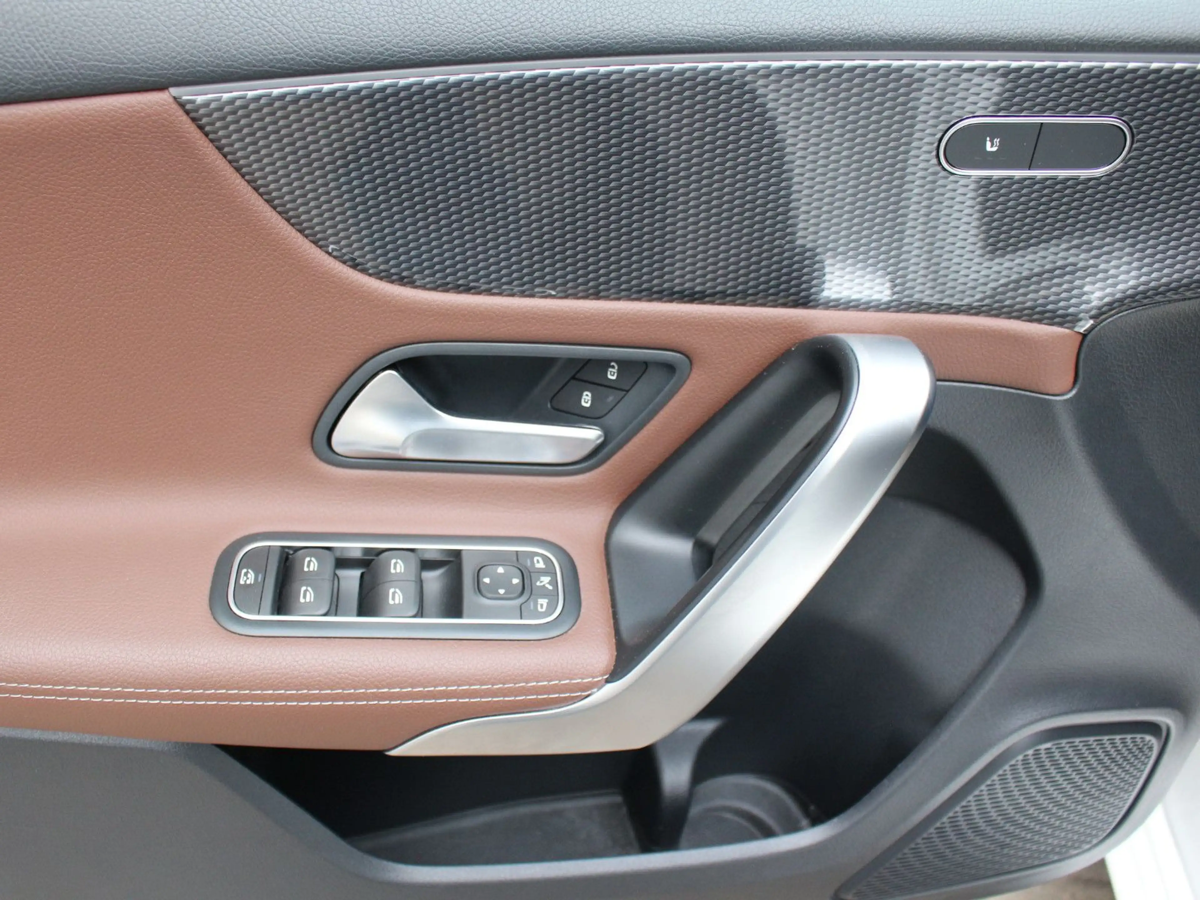 Mercedes-Benz A 200 Progressive Kamera LED Navi RS SHZ Tempoma — photo 14