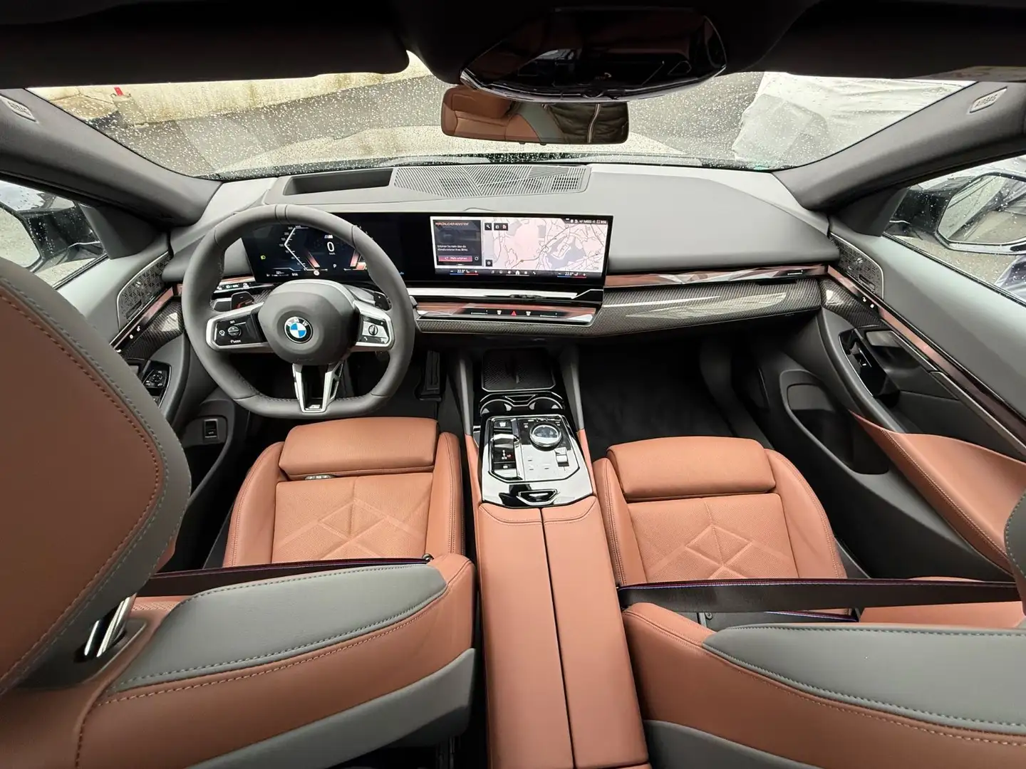 BMW 520 i * M Sport*Comfort *Innovation*Head Up*B&W Zwart - 2