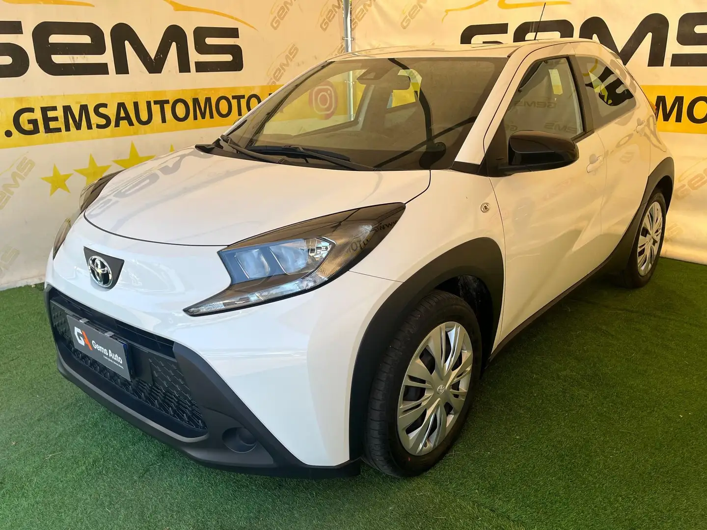 Toyota Aygo X 1.0 VVT-i 72 CV 5 porte Active S-CVT Bianco - 2