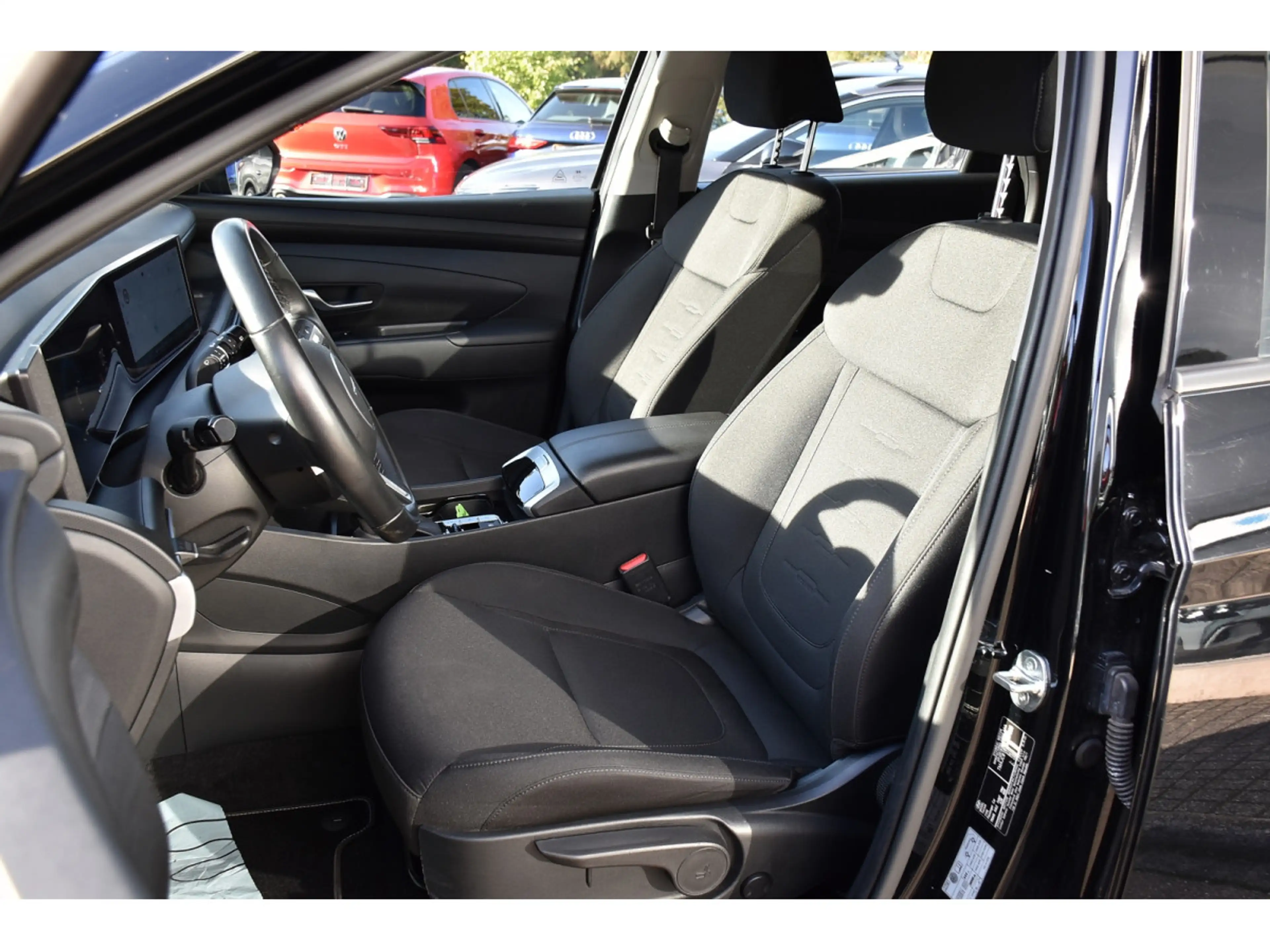 Hyundai TUCSON 1.6 T-GDI MHEV Trend DCT LANE BLIS GPS CAM KEYLESS — photo 6