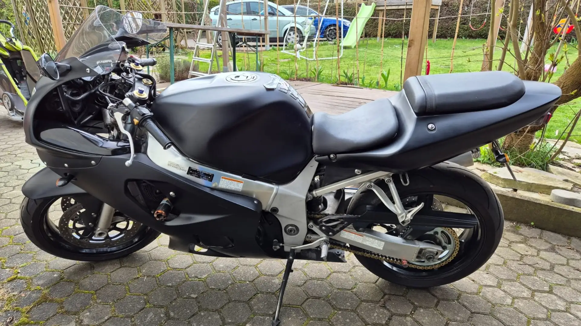 Suzuki GSX-R 600 Negru - 2