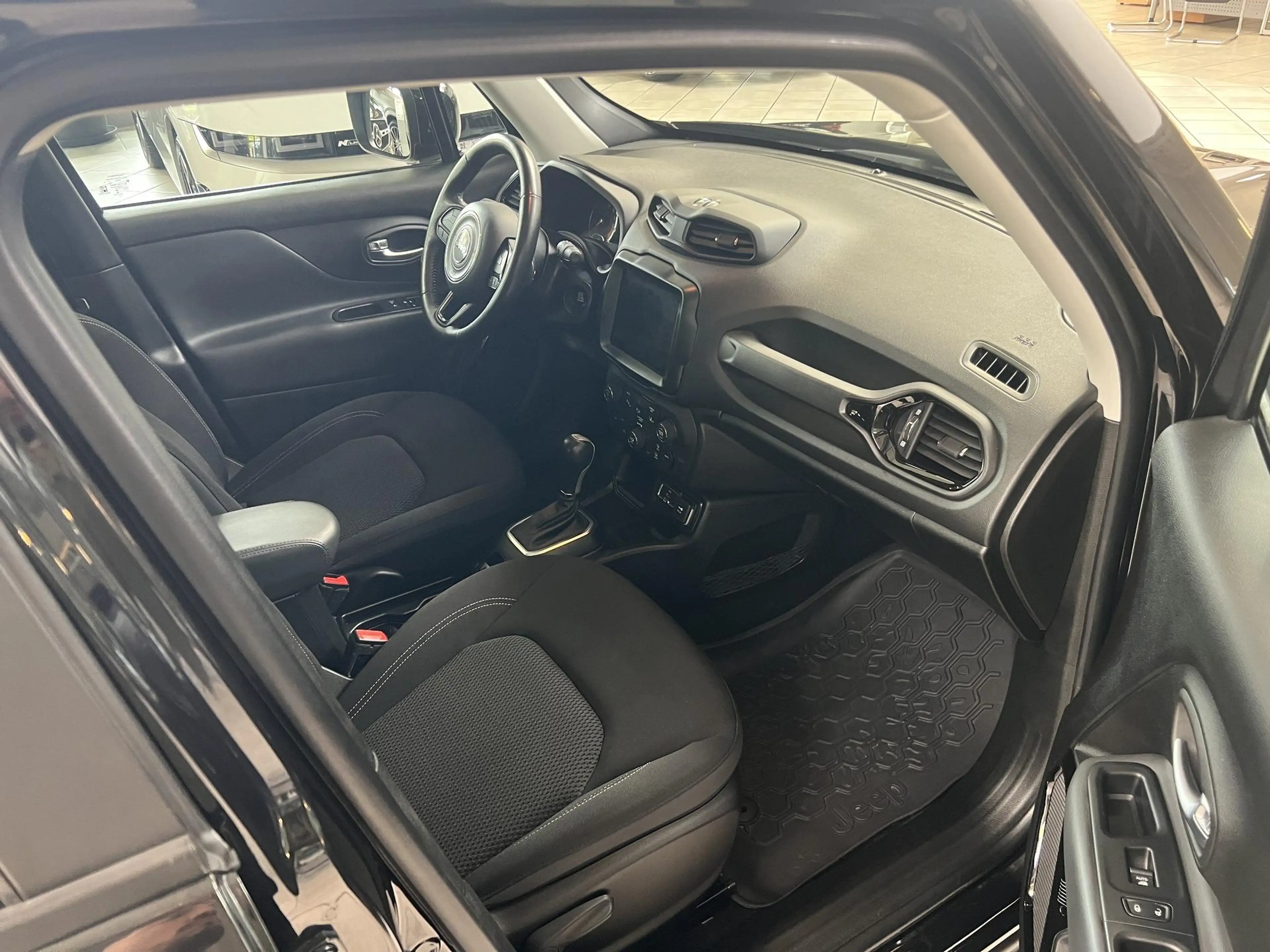 Jeep Renegade Renegade Limited 1,4 FWD PANO|KAMERA|AHK|BiXenon — photo 13