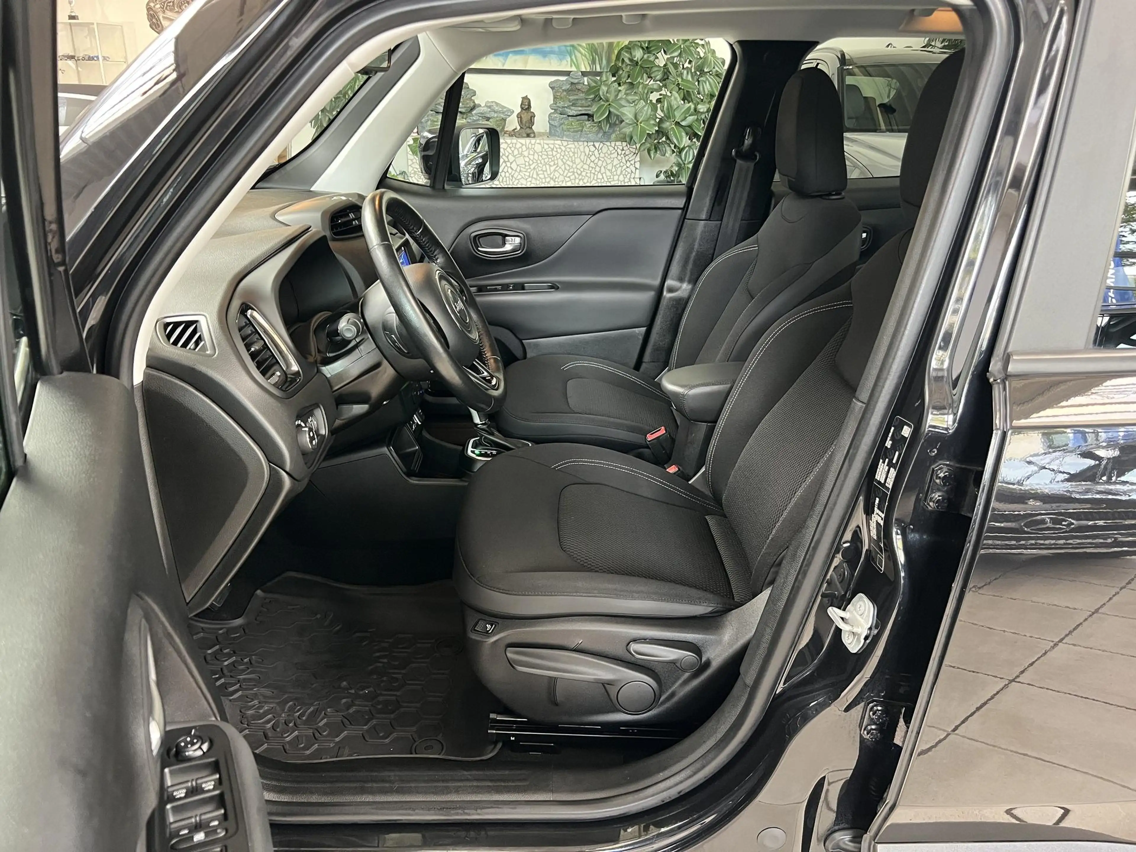 Jeep Renegade Renegade Limited 1,4 FWD PANO|KAMERA|AHK|BiXenon — photo 14
