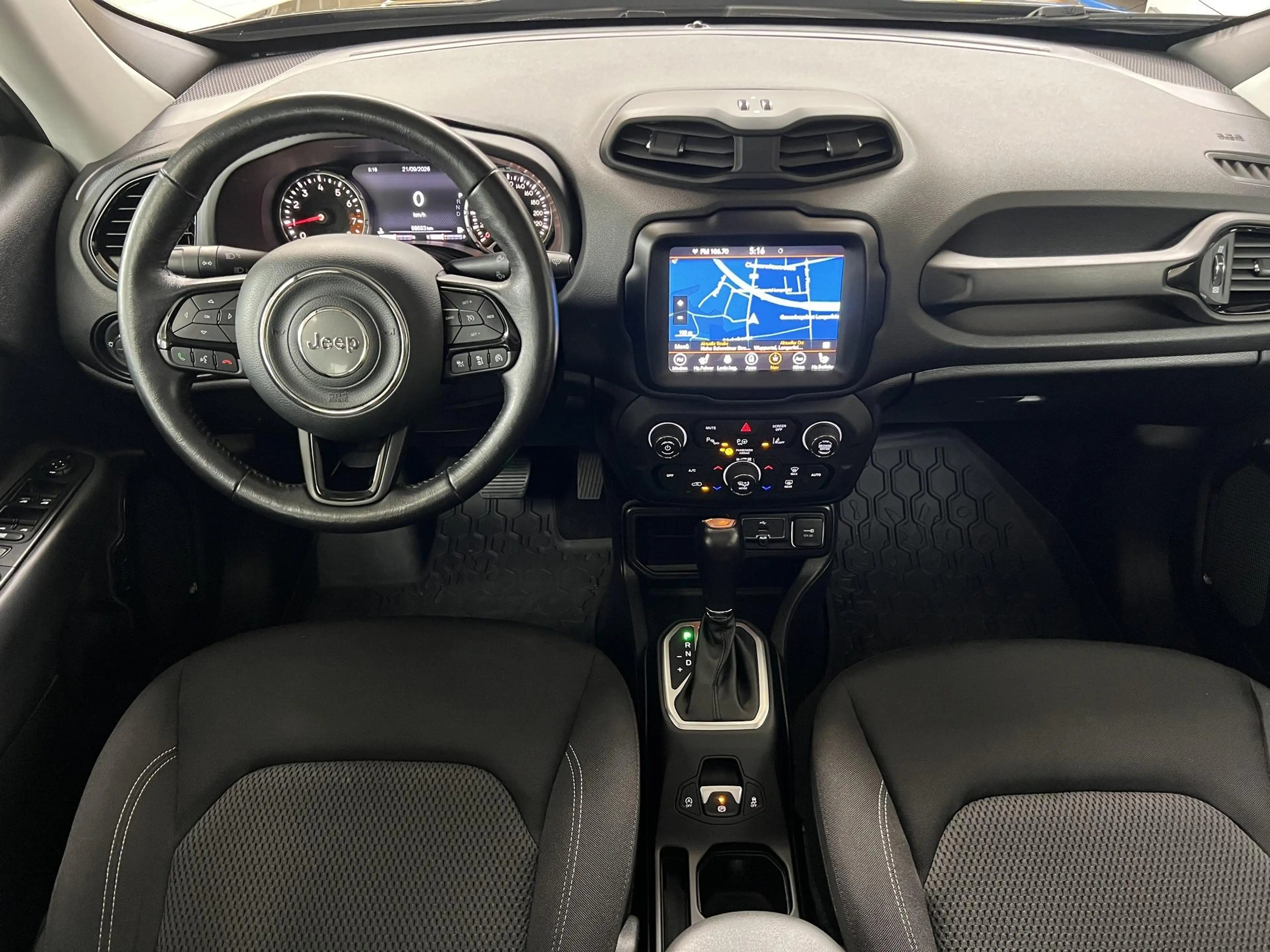 Jeep Renegade Renegade Limited 1,4 FWD PANO|KAMERA|AHK|BiXenon — photo 10