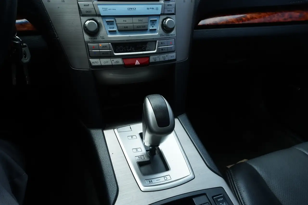 Subaru Legacy снимка Subaru Legacy