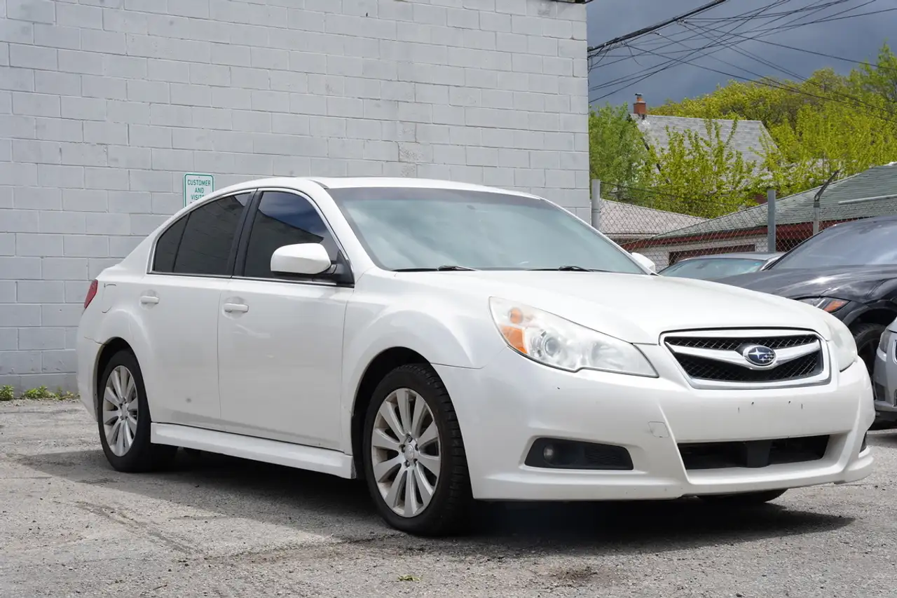 Subaru Legacy снимка Subaru Legacy