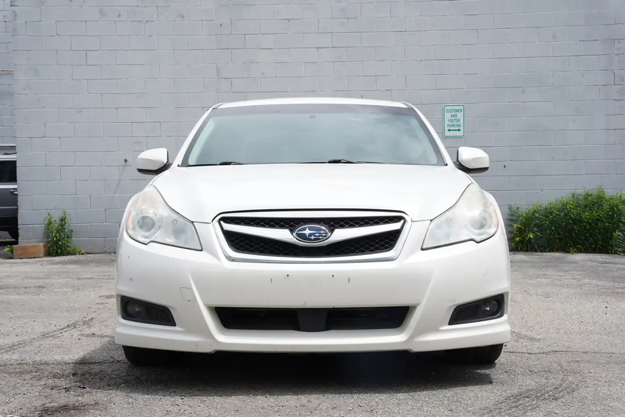 Subaru Legacy снимка Subaru Legacy