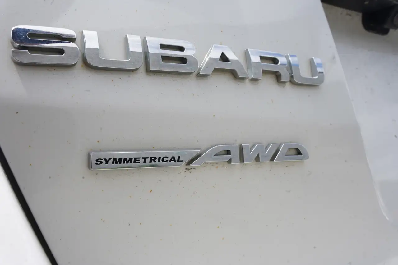 Subaru Legacy снимка Subaru Legacy