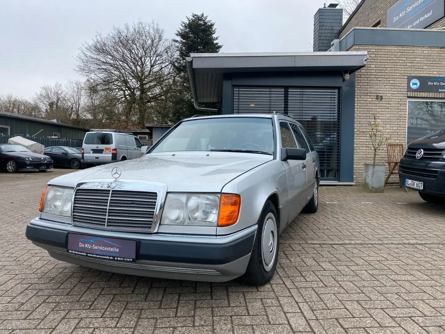 Mercedes-Benz E 230 TE 230 Silber - 1