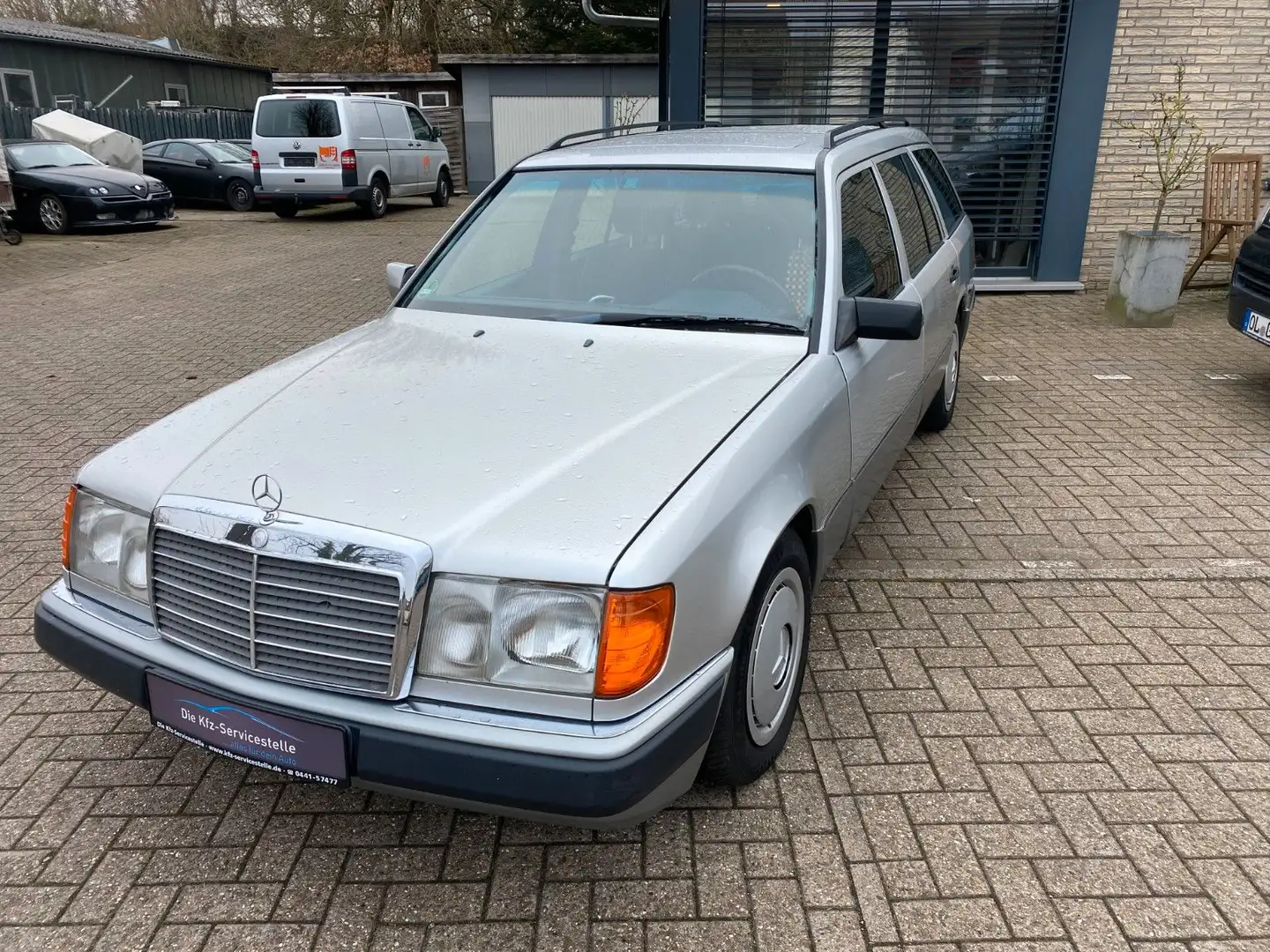 Mercedes-Benz E 230 TE 230 Silber - 2