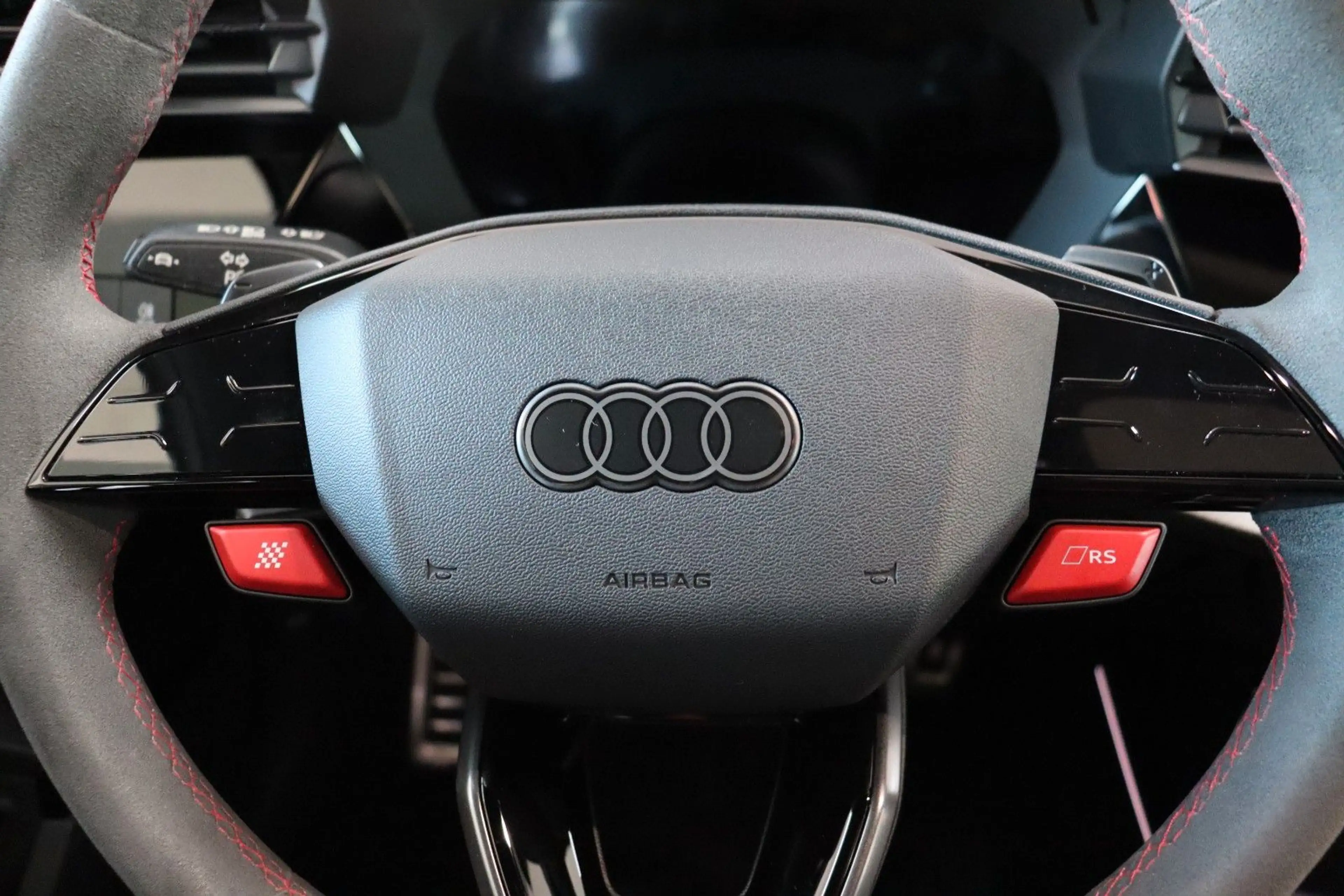 Audi RS3 Limousine 2.5 Pano Schalensitze Carbon 1.Hd — photo 11