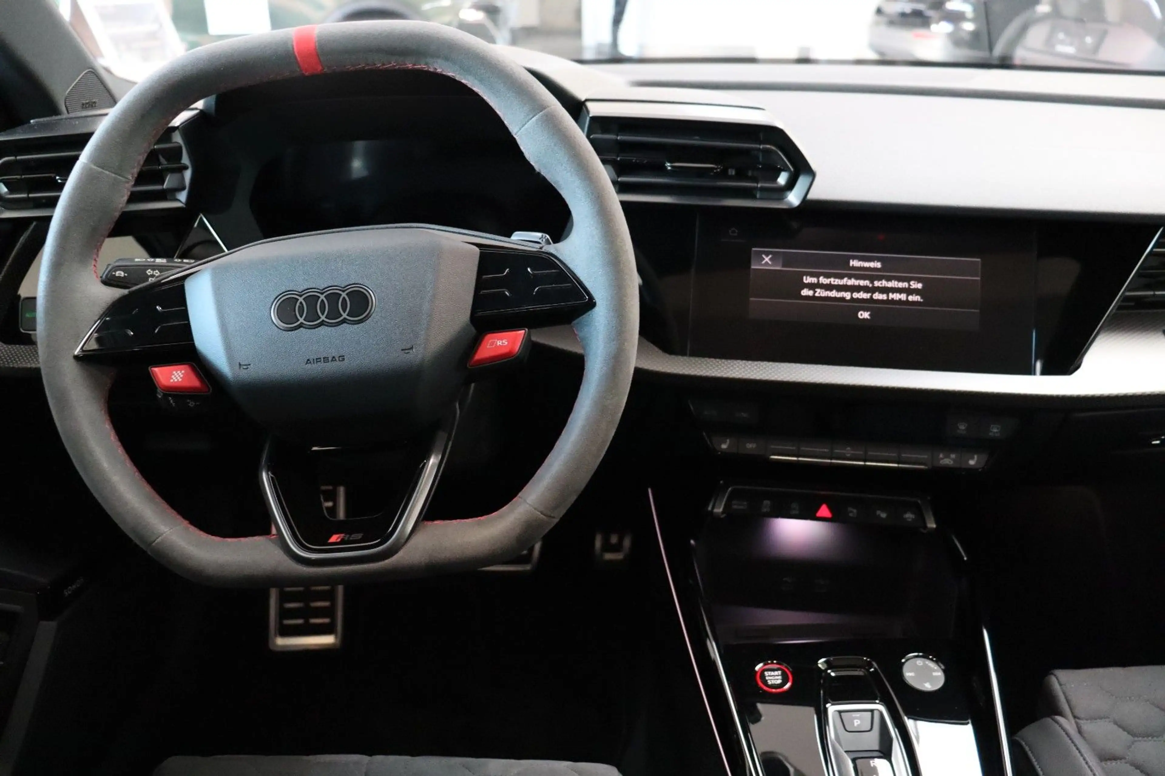 Audi RS3 Limousine 2.5 Pano Schalensitze Carbon 1.Hd — photo 9