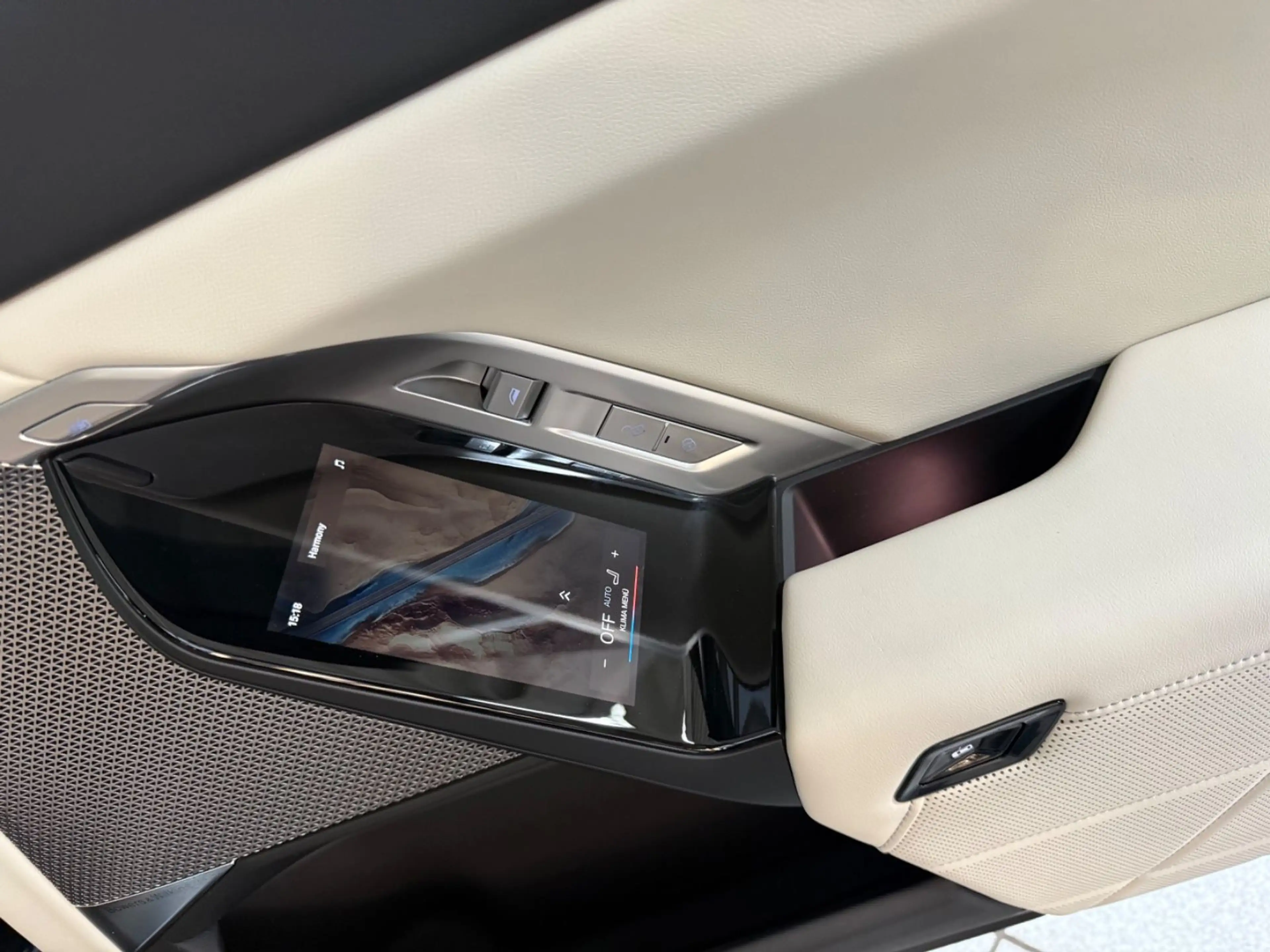 BMW 750 e xDrive M Sportpaket Executive Drive Pro — photo 11