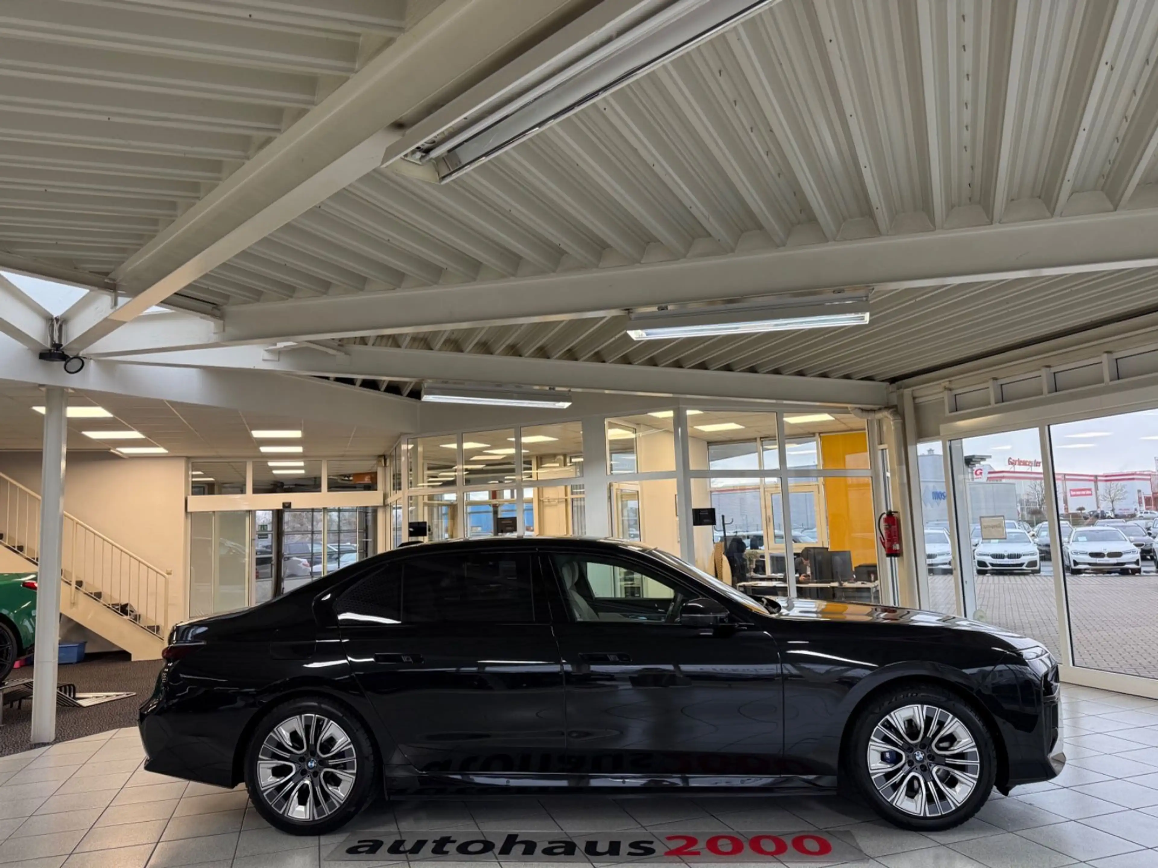 BMW 750 e xDrive M Sportpaket Executive Drive Pro — photo 2