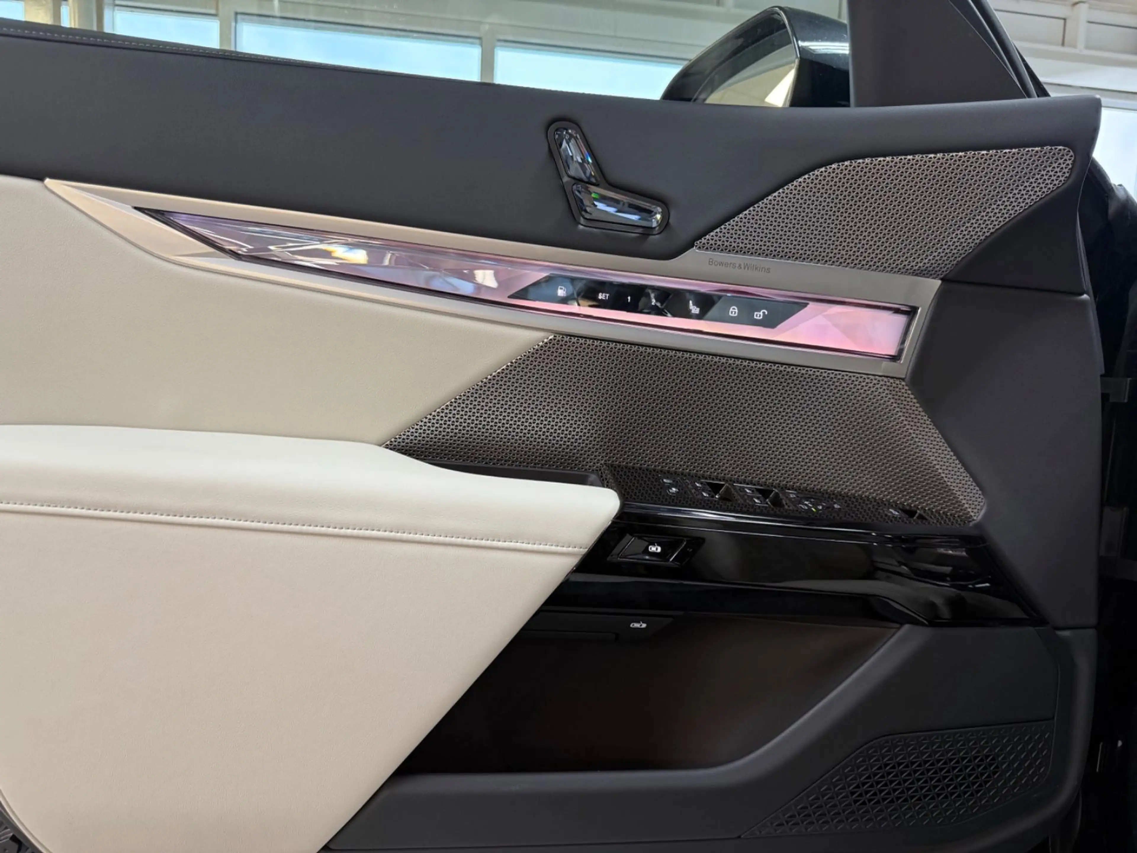 BMW 750 e xDrive M Sportpaket Executive Drive Pro — photo 12