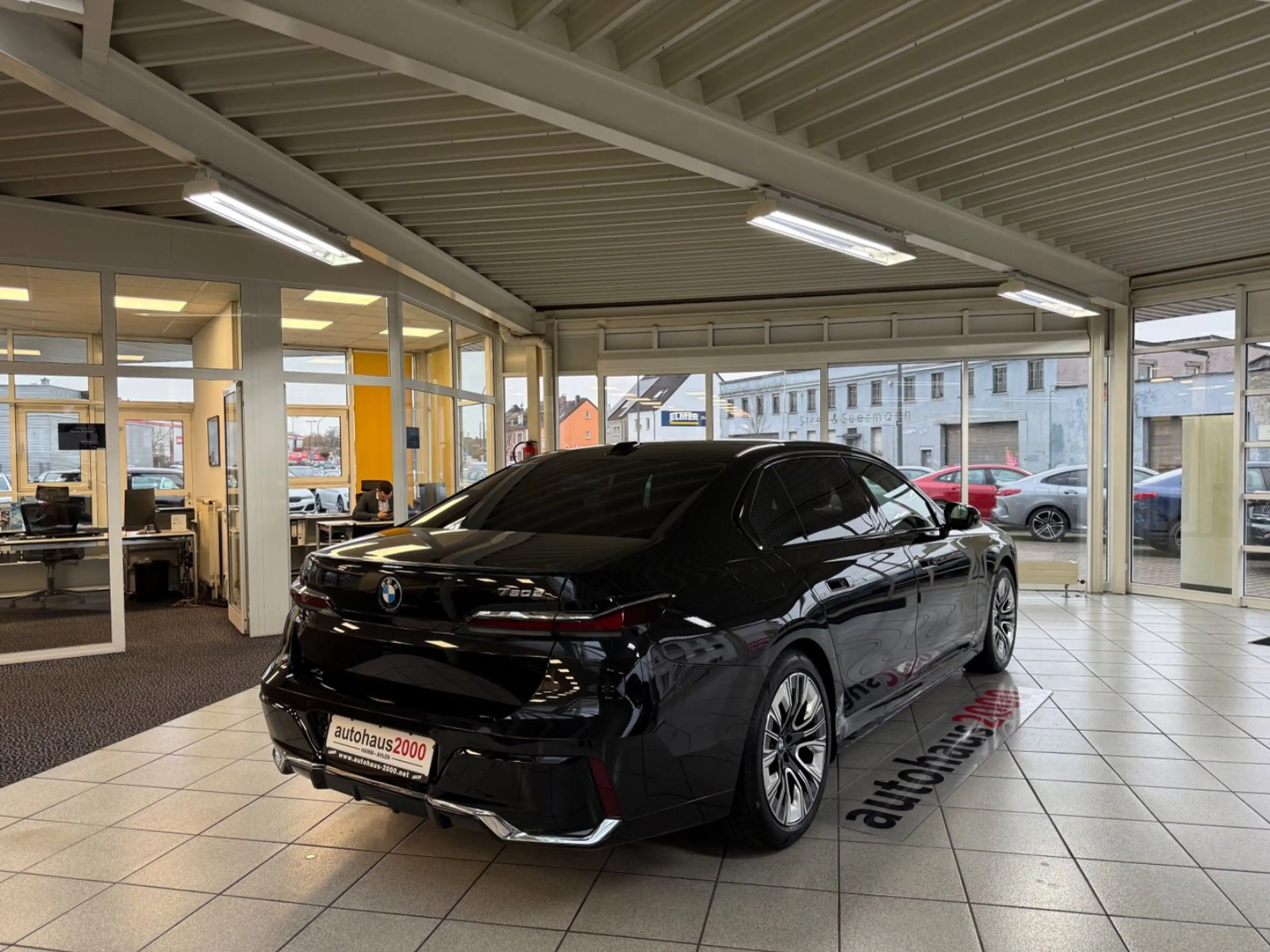 BMW 750 e xDrive M Sportpaket Executive Drive Pro — photo 3