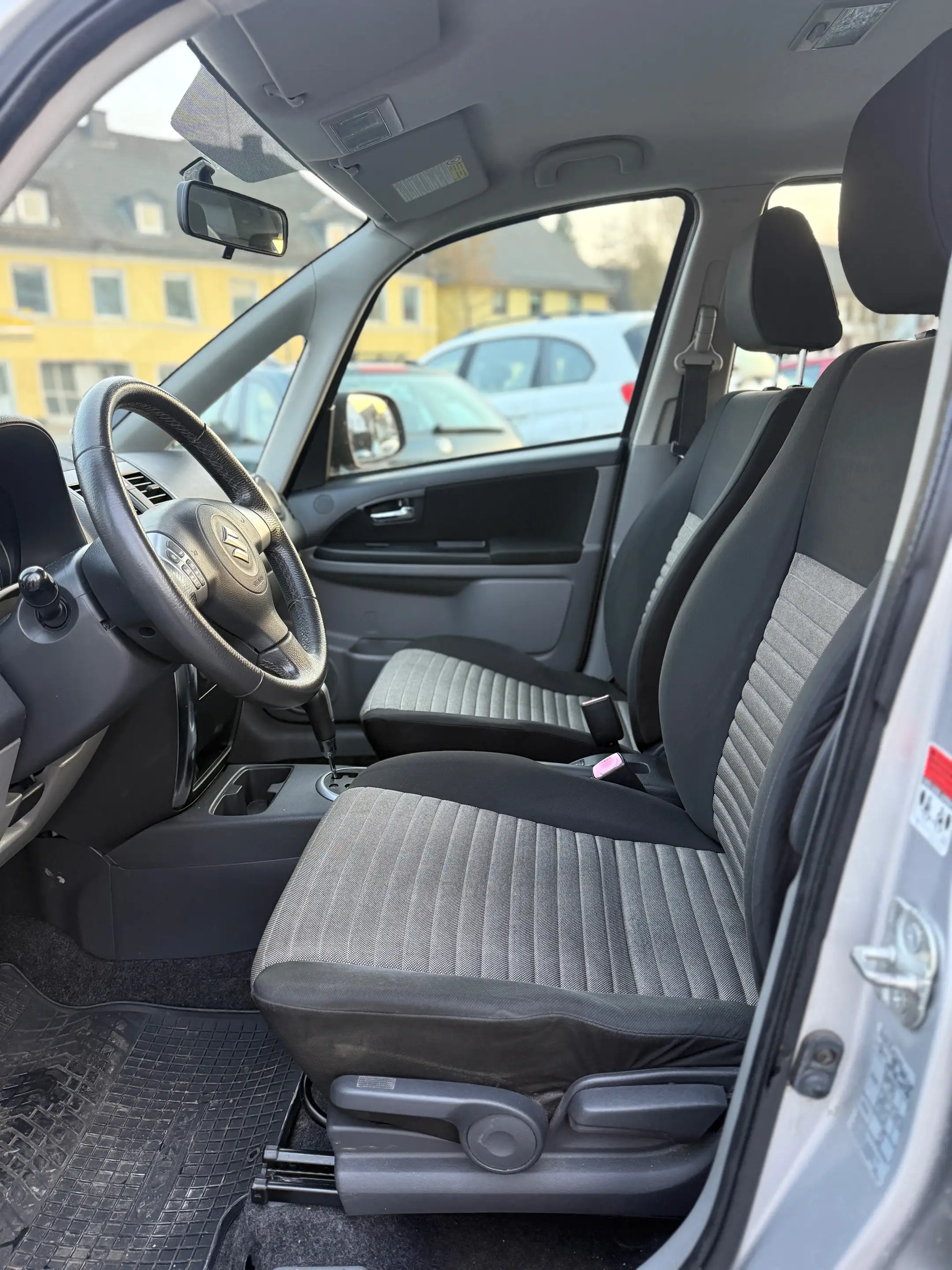 Suzuki SX4 Automatik | Steuerkette NEU | TÜV NEU | Keyless GO | AHK | — photo 7