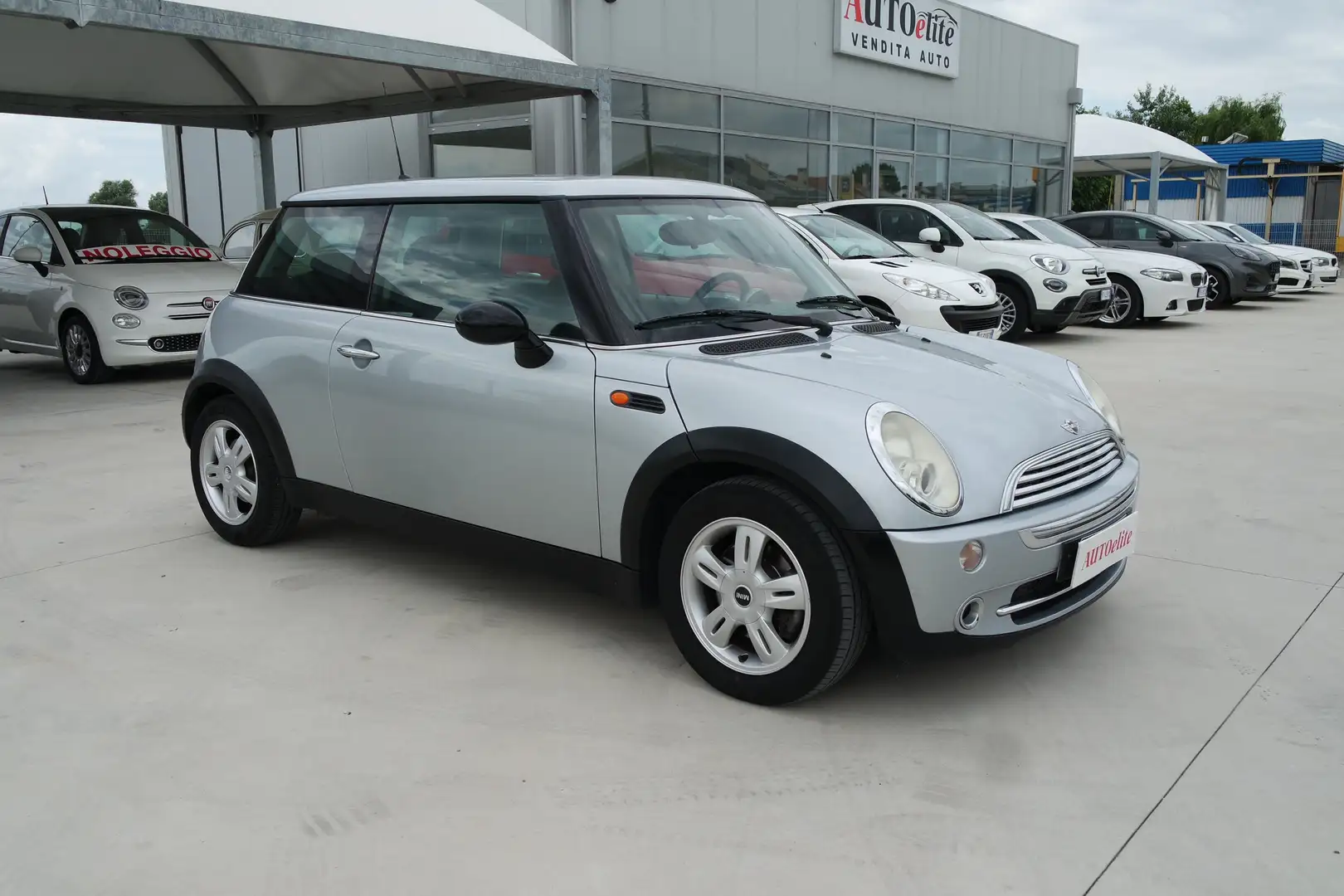 MINI One 1.6 De Luxe Stříbrná - 1