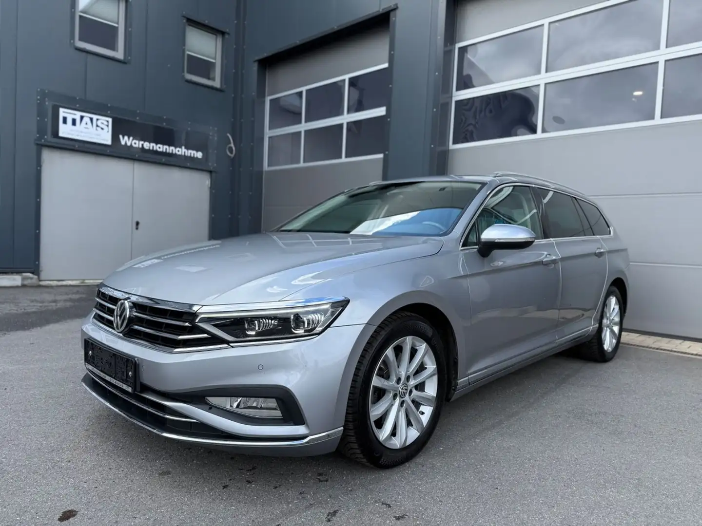 Volkswagen Passat Variant 2.0TDI Elegance,Matrix,Kamera,DAB Zilver - 1