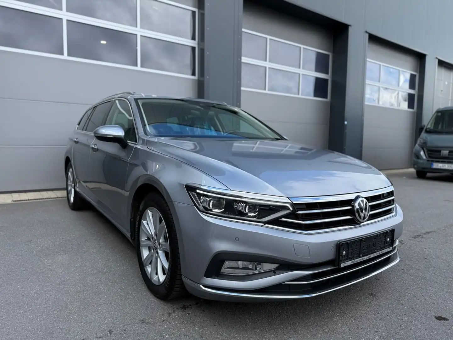 Volkswagen Passat Variant 2.0TDI Elegance,Matrix,Kamera,DAB Zilver - 2