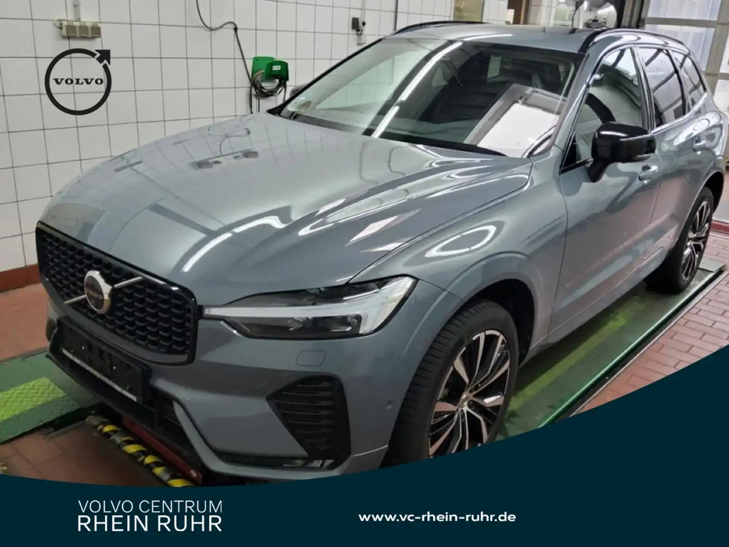 Volvo XC60 B4 Plus Dark+STNDHZ+LICHTPAK+WINTERPAK+RFK+ Grau - 1