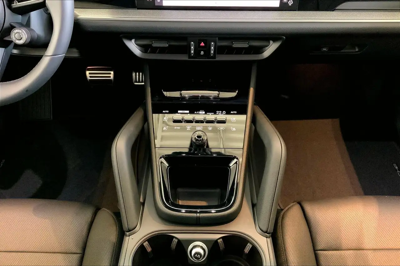 Porsche Cayenne снимка Porsche Cayenne