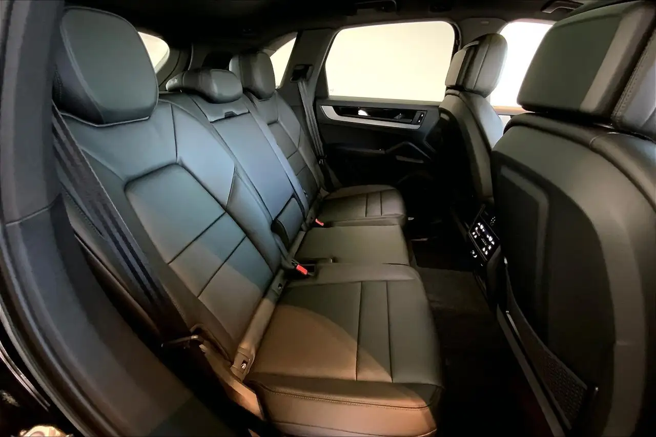 Porsche Cayenne снимка Porsche Cayenne