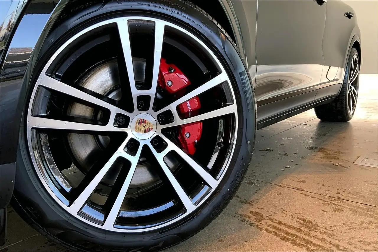Porsche Cayenne снимка Porsche Cayenne