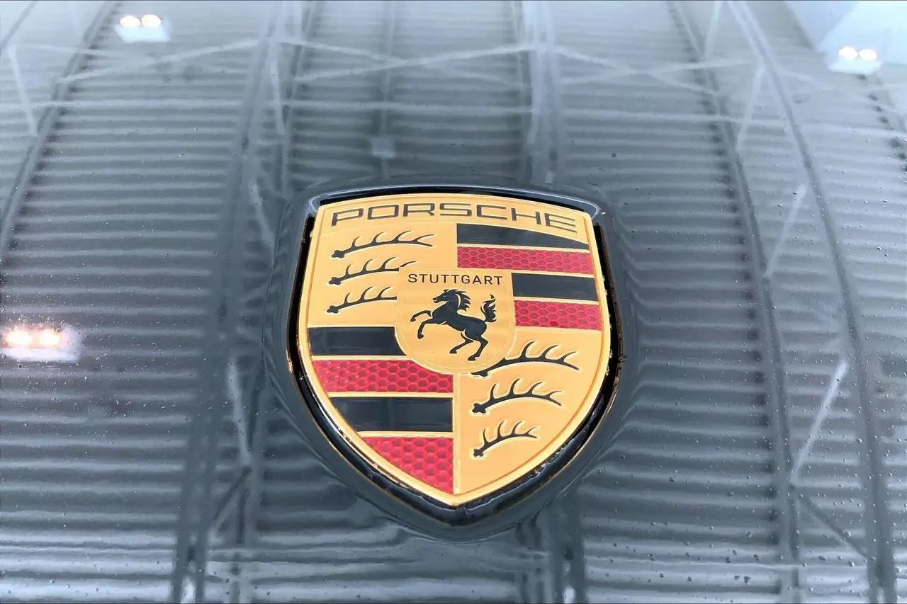 Porsche Cayenne снимка Porsche Cayenne