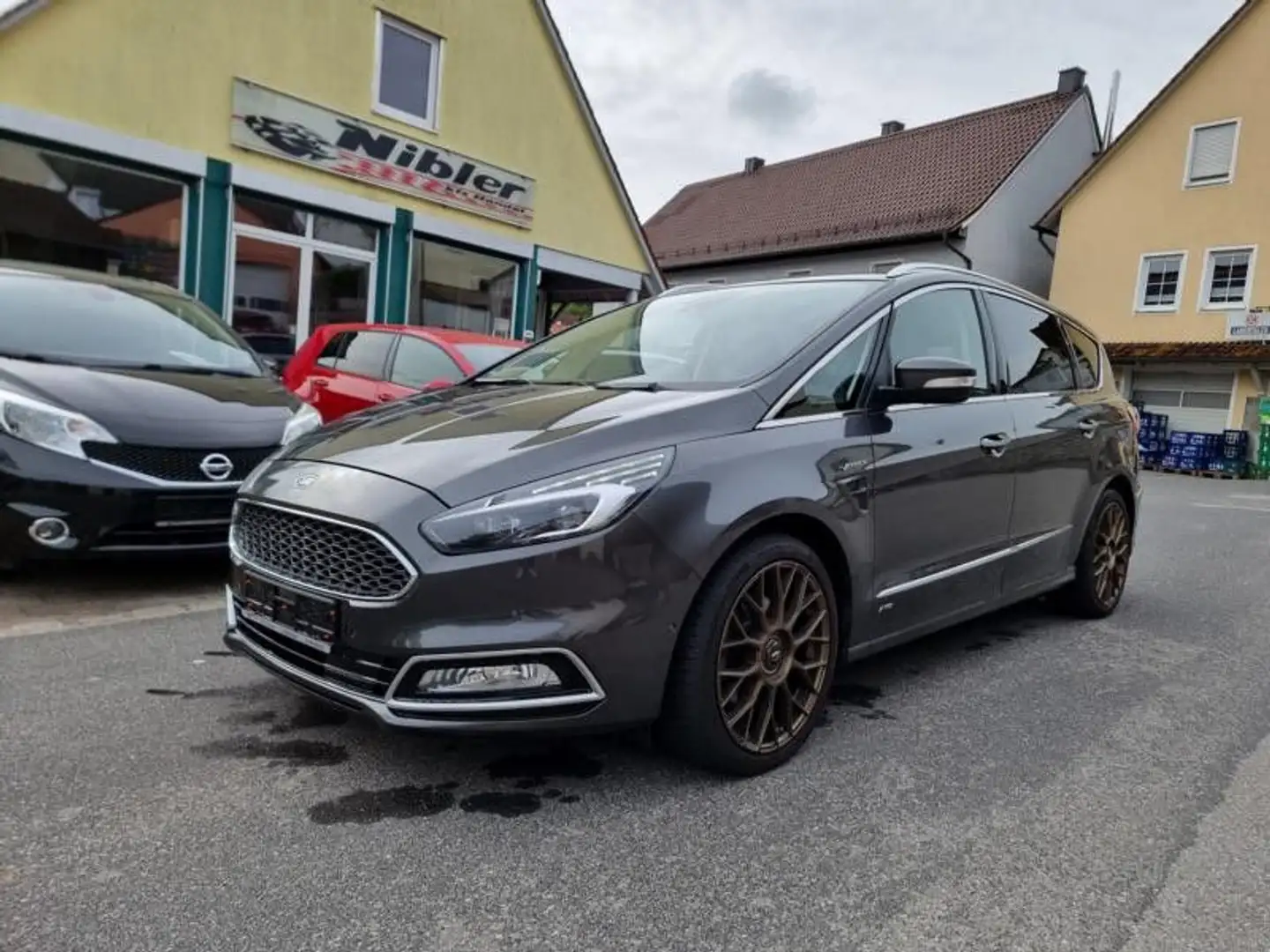Ford S-Max 2,0 EcoBlue 4x4 Vignale Auto LED+AHK+NAVI Gris - 1