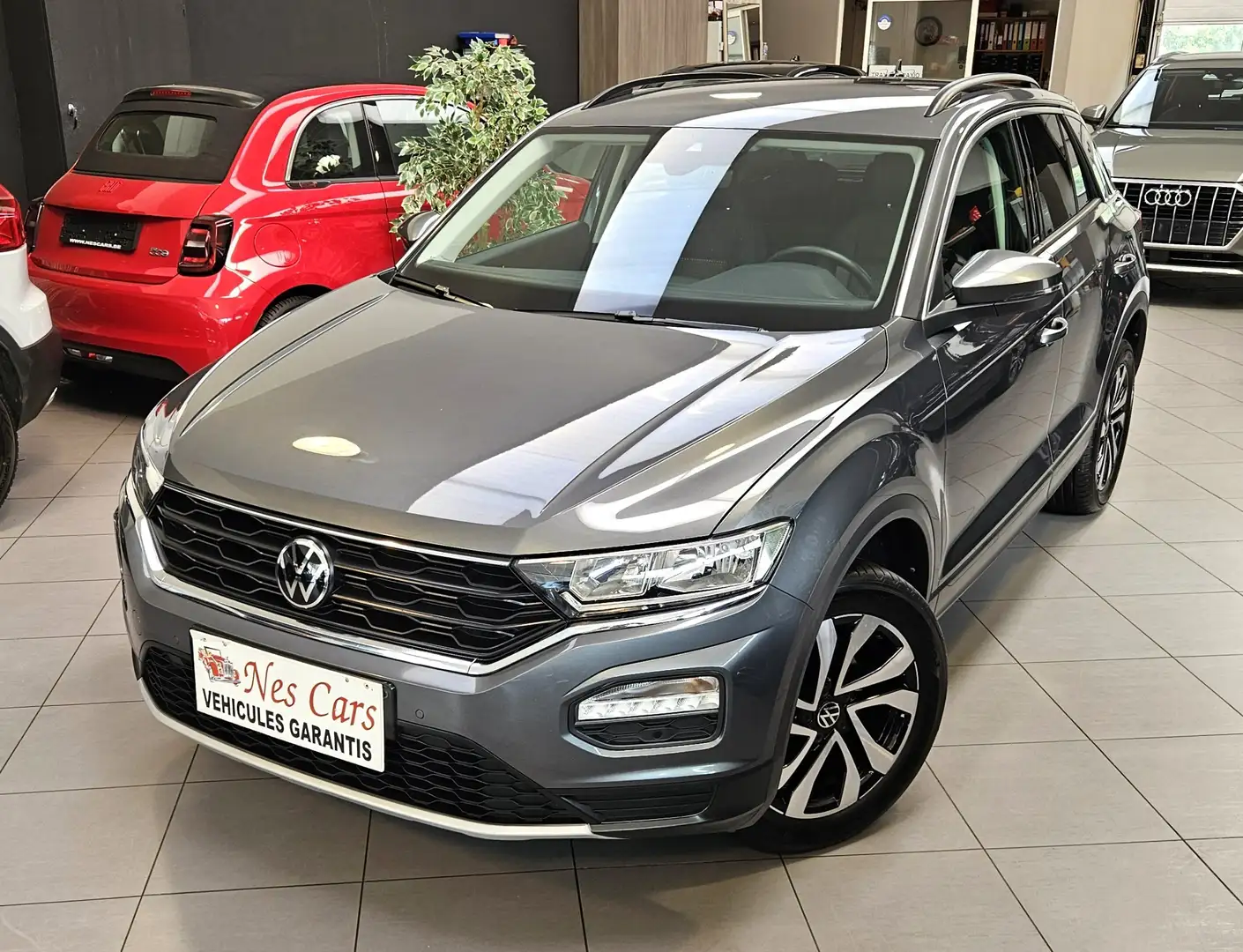 Volkswagen T-Roc 1.0 TSI ACTIVE,ANDROID AUTO,FRONT ASSIST,GAR 1 AN Gris - 1