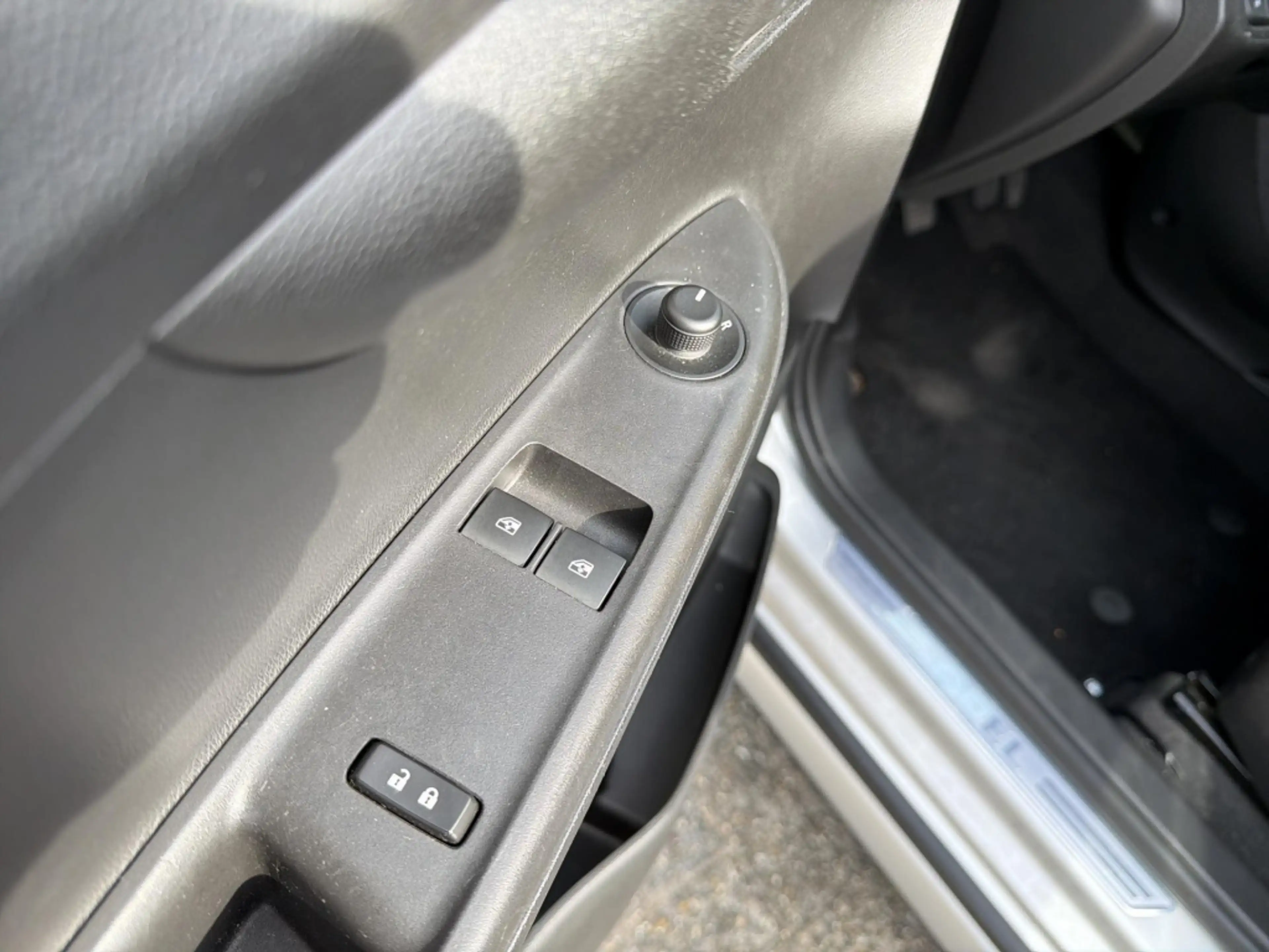 Opel Karl 1.0 Rocks Online Edition | Android Auto | parkeers — photo 17