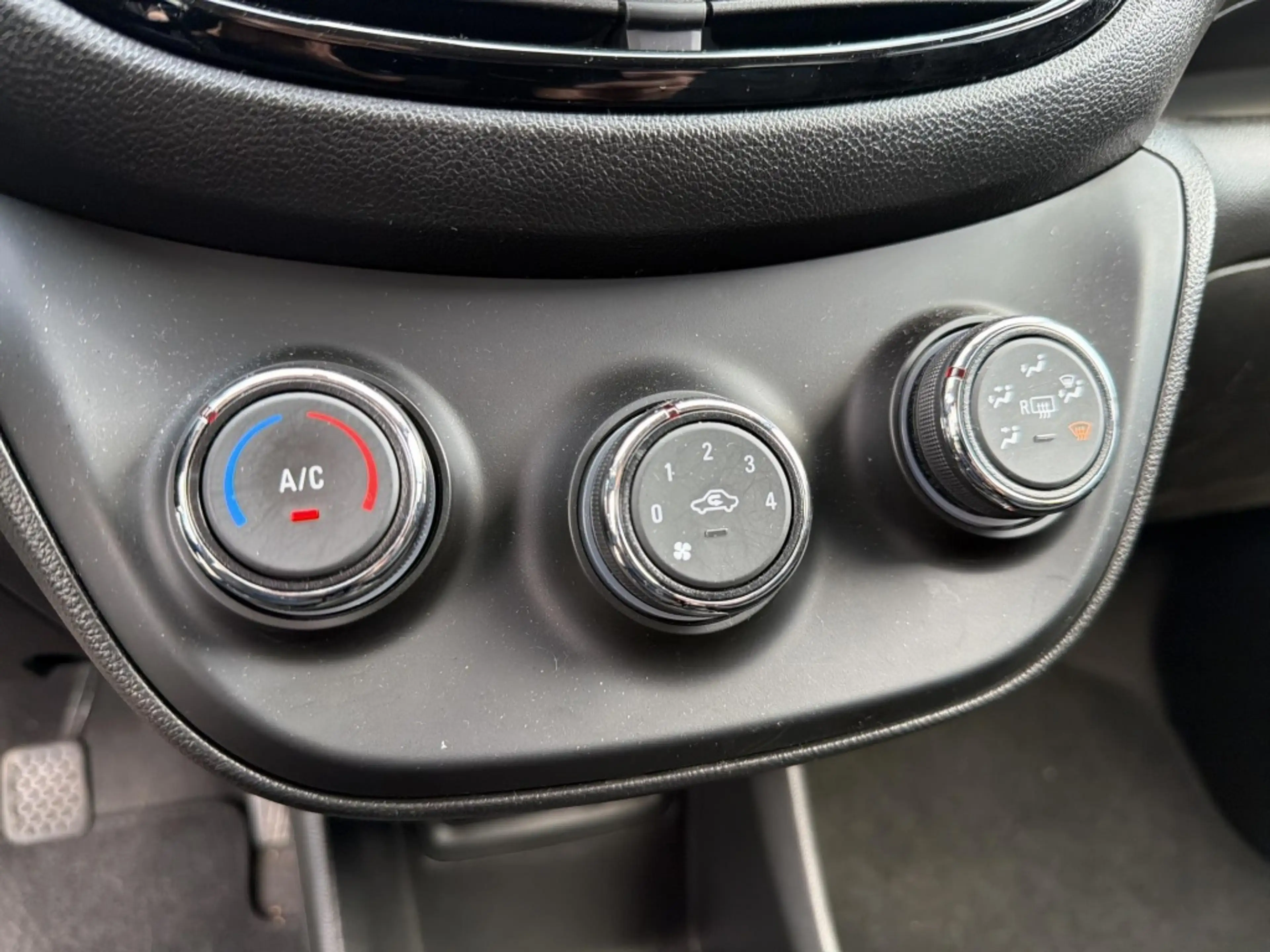 Opel Karl 1.0 Rocks Online Edition | Android Auto | parkeers — photo 25