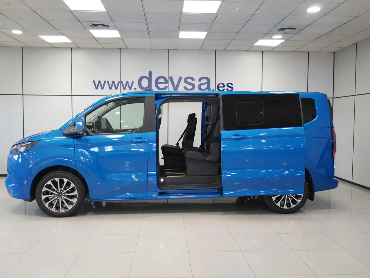 Ford Tourneo Custom 2026