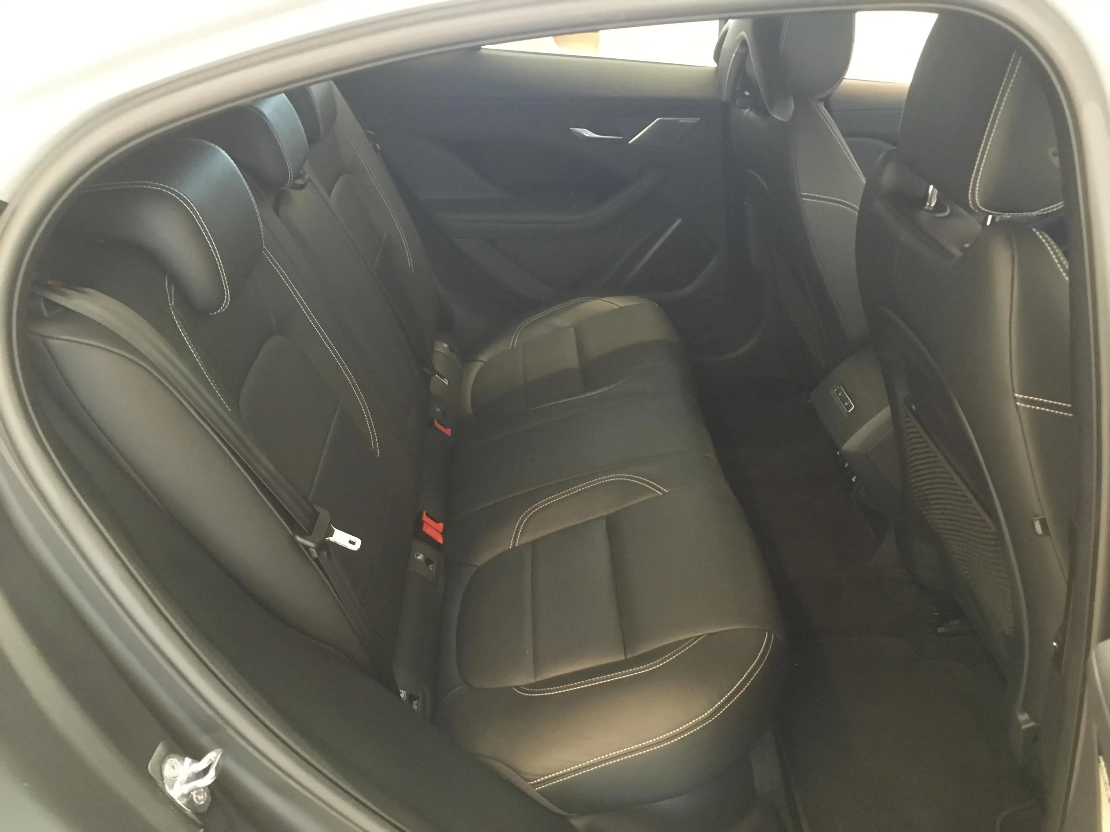 Jaguar I-Pace SE awd — photo 8