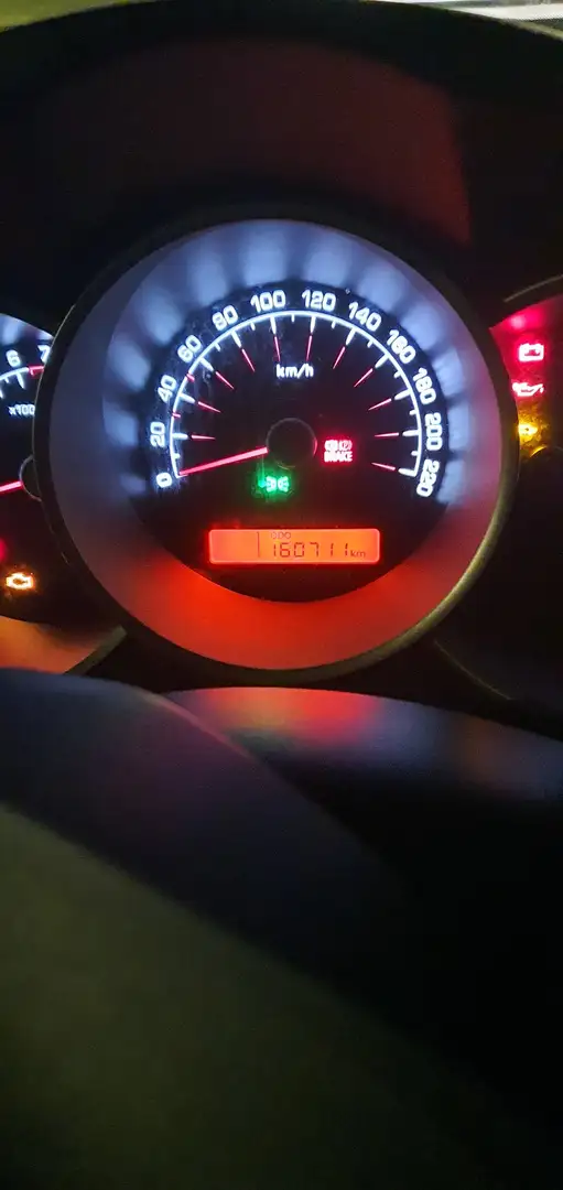 Kia Venga Venga 1.4 CVVT X-tra siva - 1