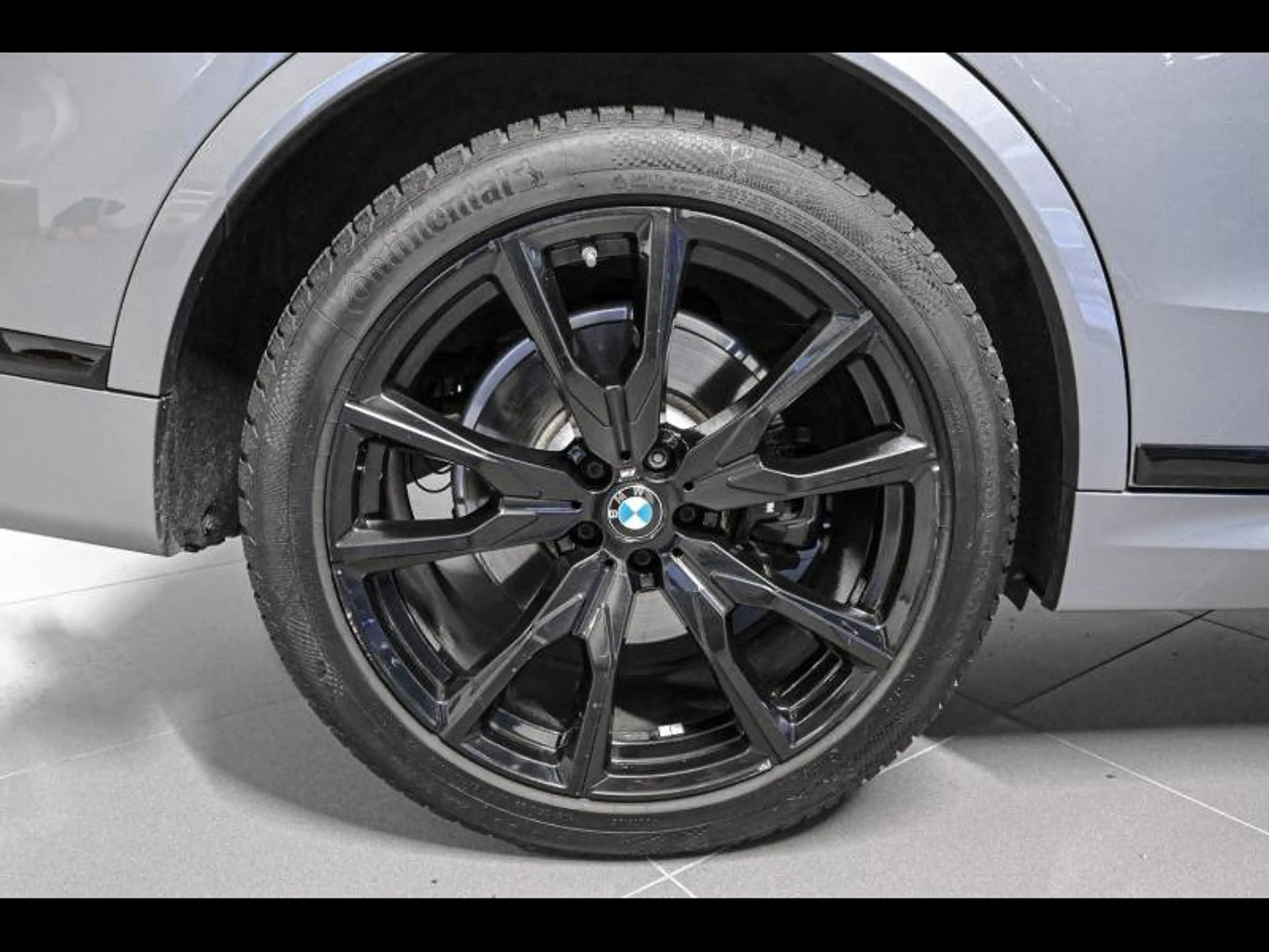 BMW X7 xDrive40i - M Pack — photo 4