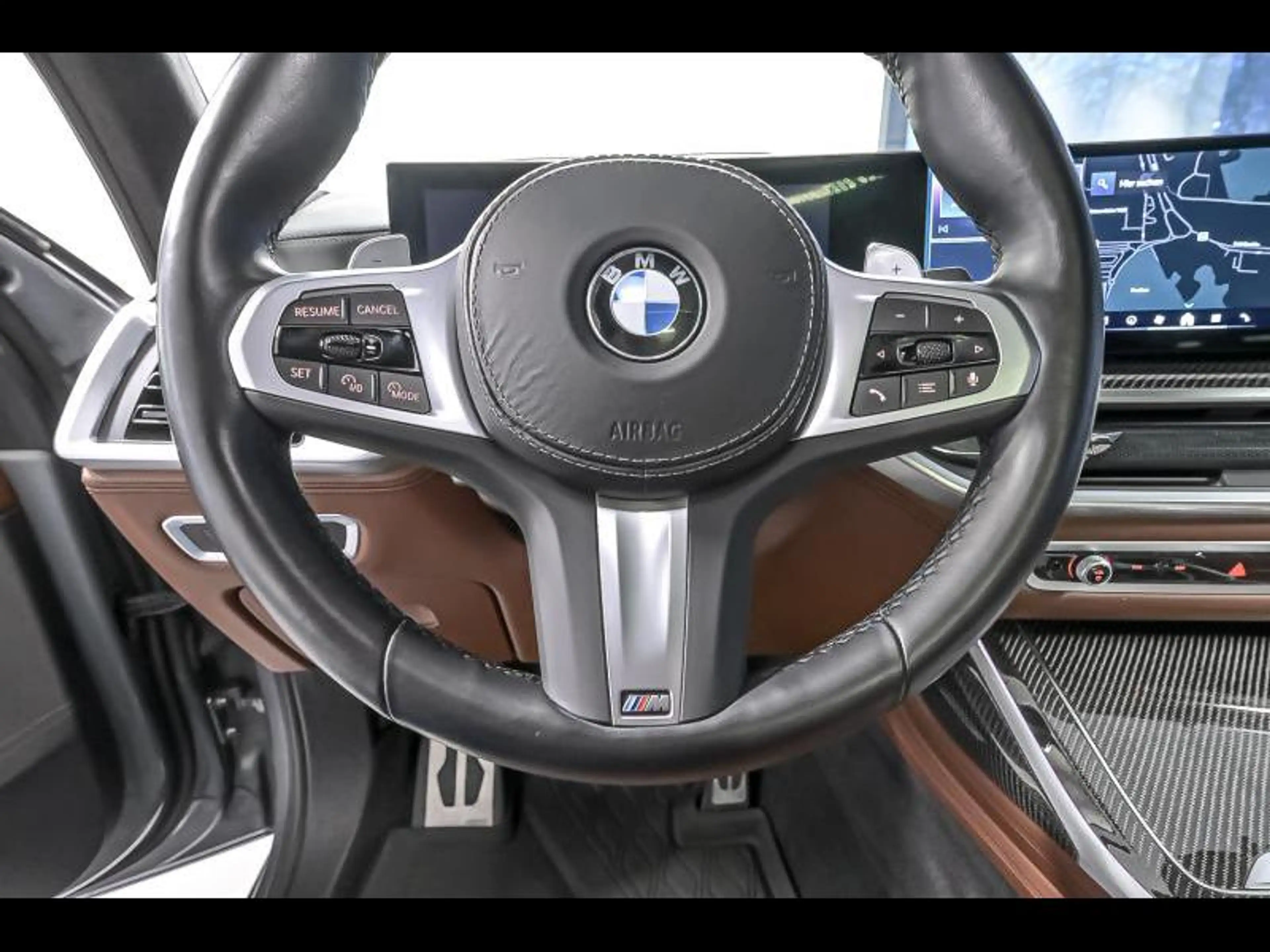 BMW X7 xDrive40i - M Pack — photo 7