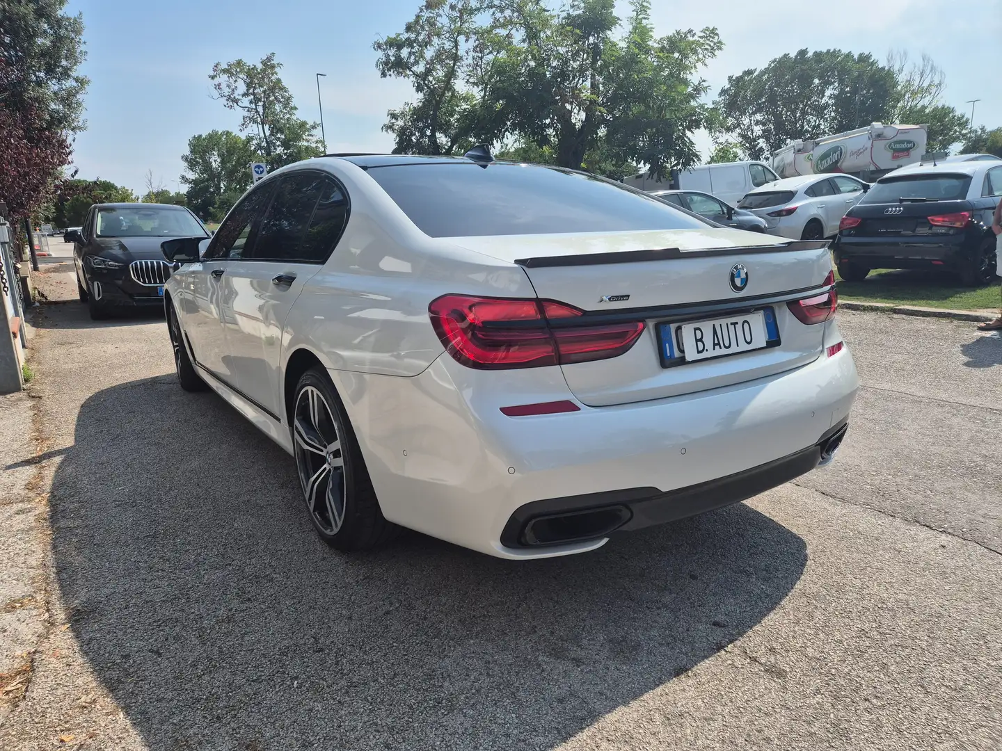 BMW 730 Serie 7 G/11-12 2015 730d xdrive M auto Bianco - 2
