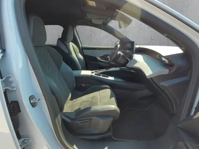 Peugeot 3008 view 13