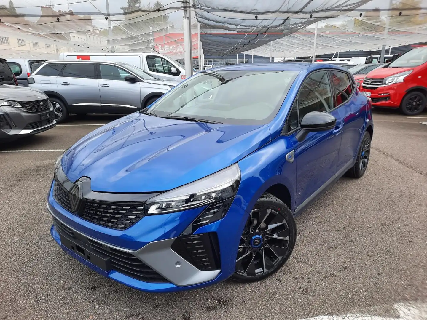 Renault Clio V (2) 1.6 E-TECH FULL HYBRID 145 ESPRIT ALPINE PACK PARKING 360° / Pack Hiver Blau - 1